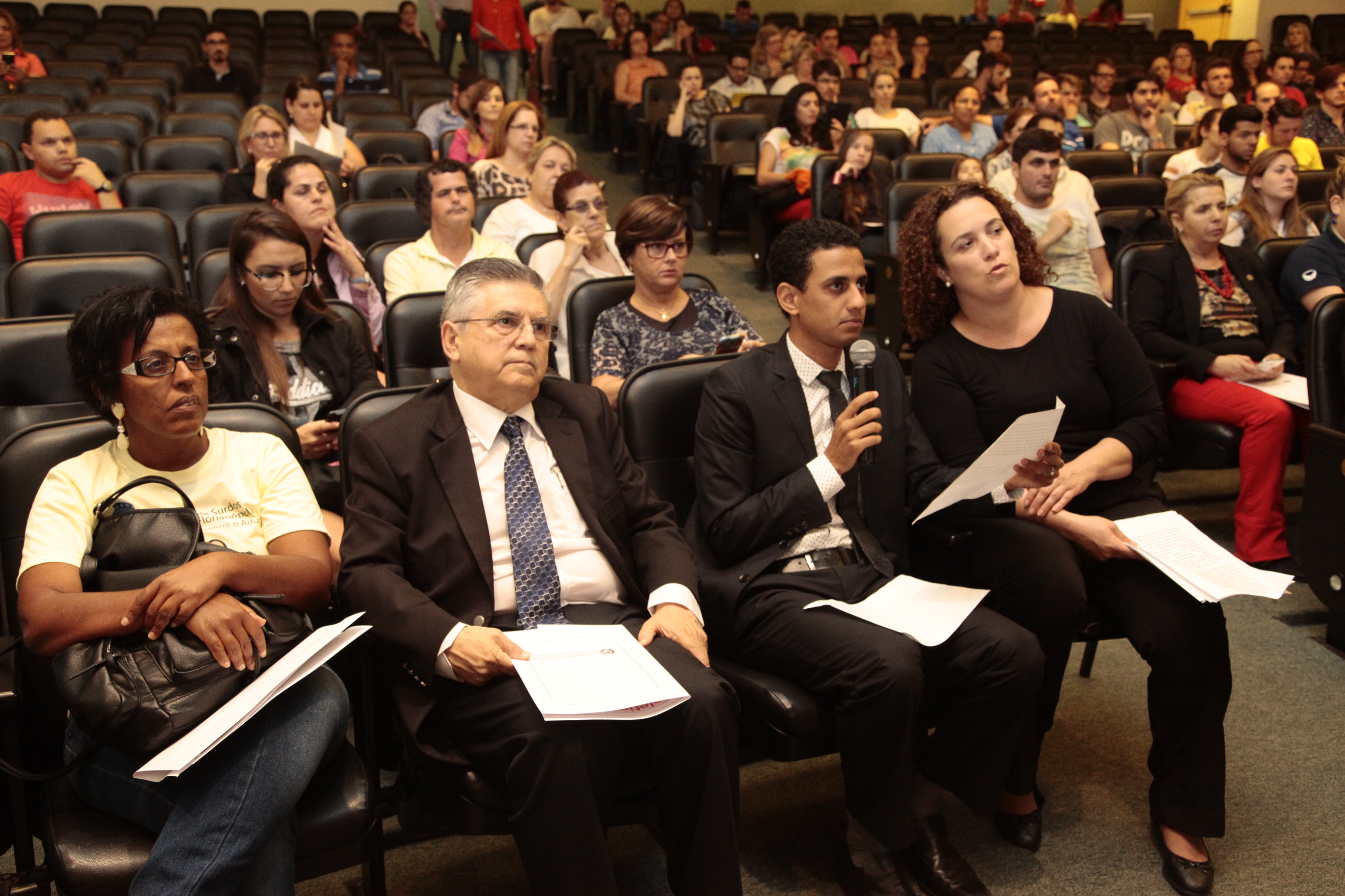 I Seminário Internacional dos Povos Surdos: A Trajetória das Associações de Surdos na Preservação das Línguas de Sinais. Foto: Miriam Zomer/Agência AL