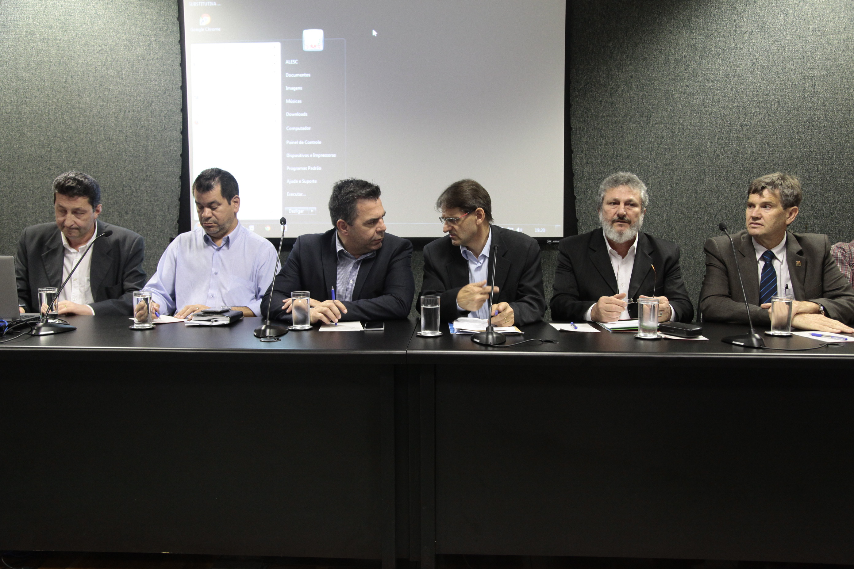 Audiência Pública para discutir os problemas relacionados à atividade pesqueira e aquícola. Fotos: Miriam Zomer/Agência AL