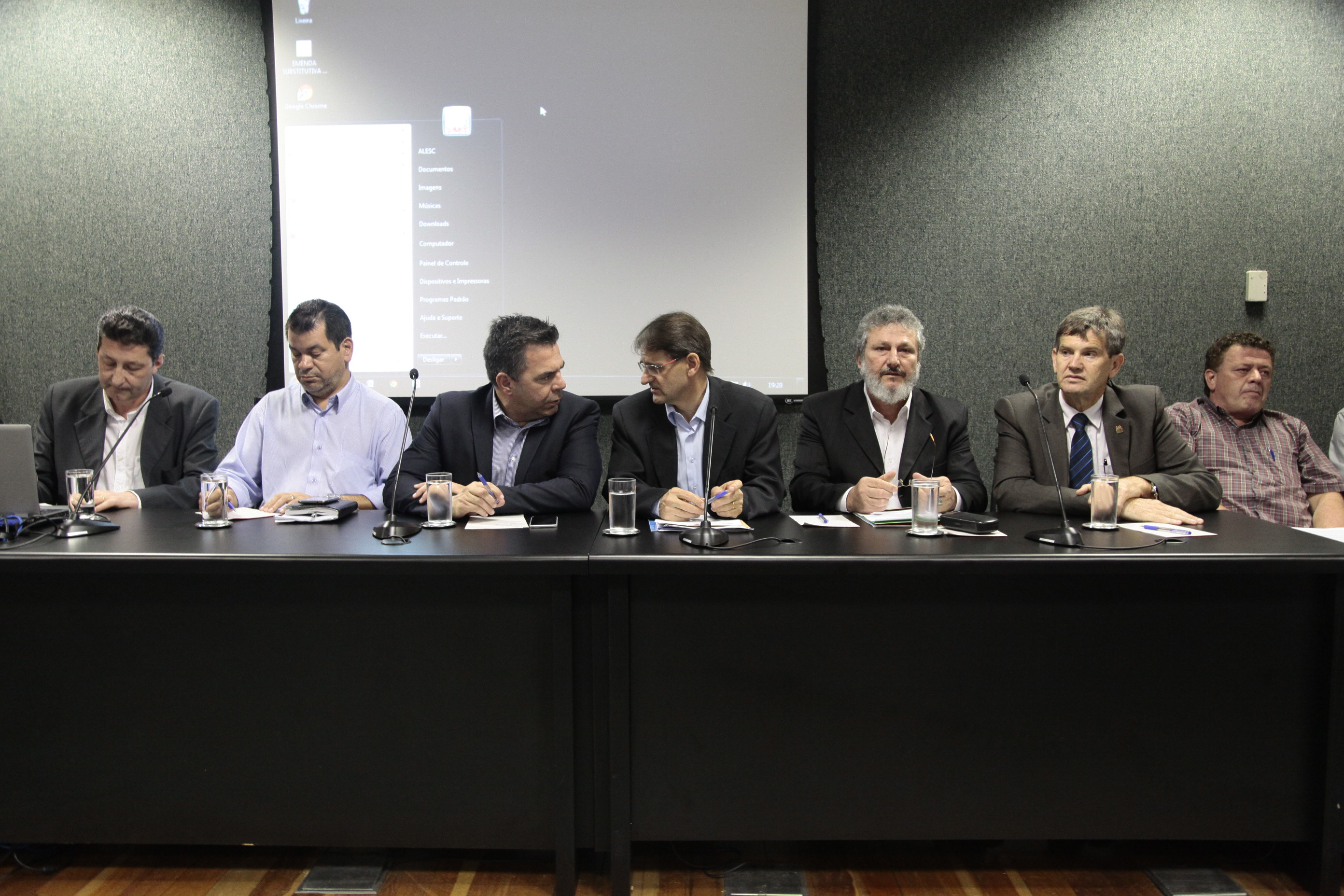 Audiência Pública para discutir os problemas relacionados à atividade pesqueira e aquícola. Fotos: Miriam Zomer/Agência AL