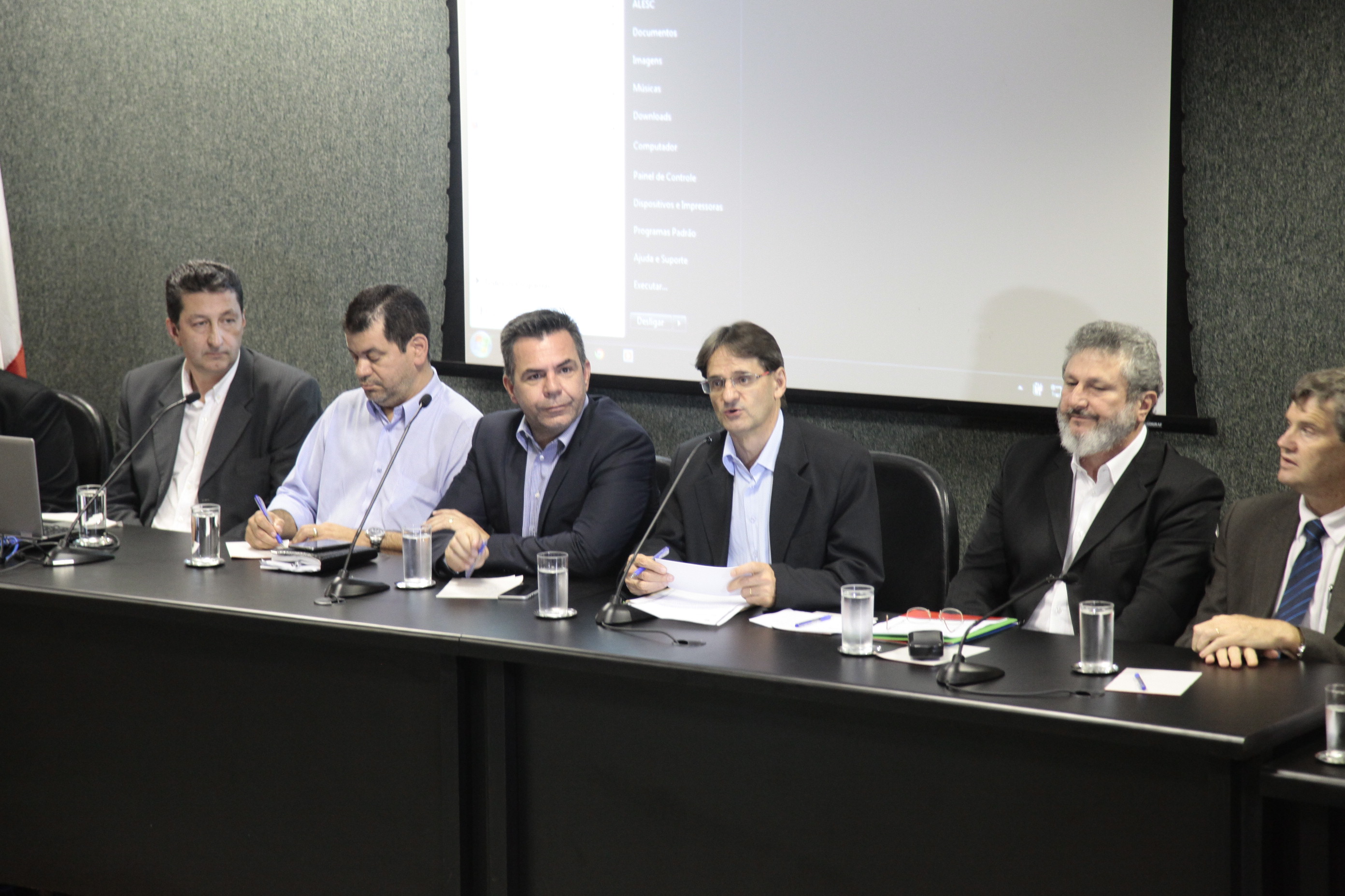 Audiência Pública para discutir os problemas relacionados à atividade pesqueira e aquícola. Fotos: Miriam Zomer/Agência AL