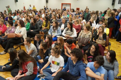 “Plano Estadual de Educação precisa ser mais ousado”, avalia deputada Luciane Carminatti
