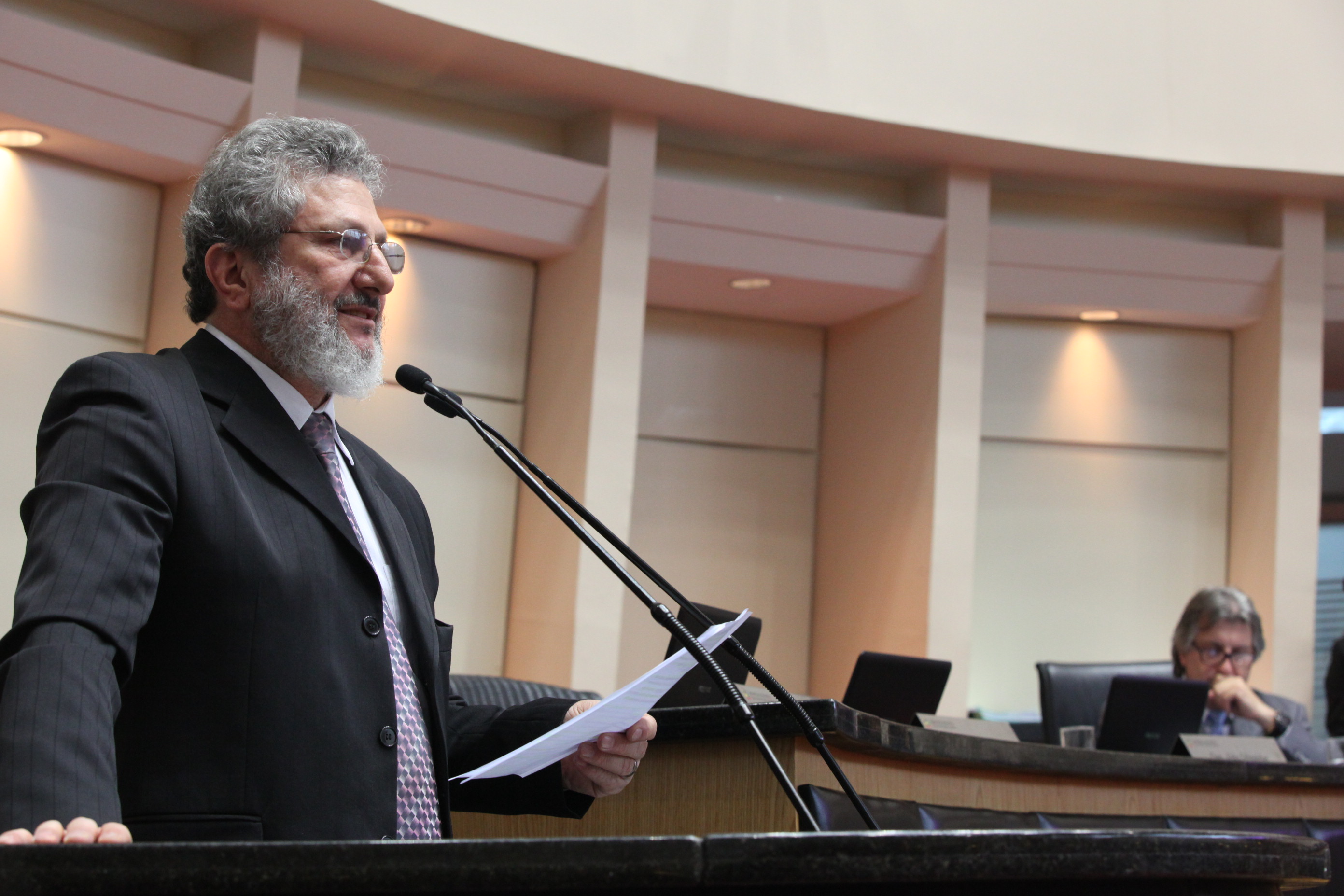Sessão Ordinária - Plenário Osni Regis. Deputado Padre Pedro Baldissera (PT)  - Foto: Eduardo Guedes de Oliveira/Agência AL