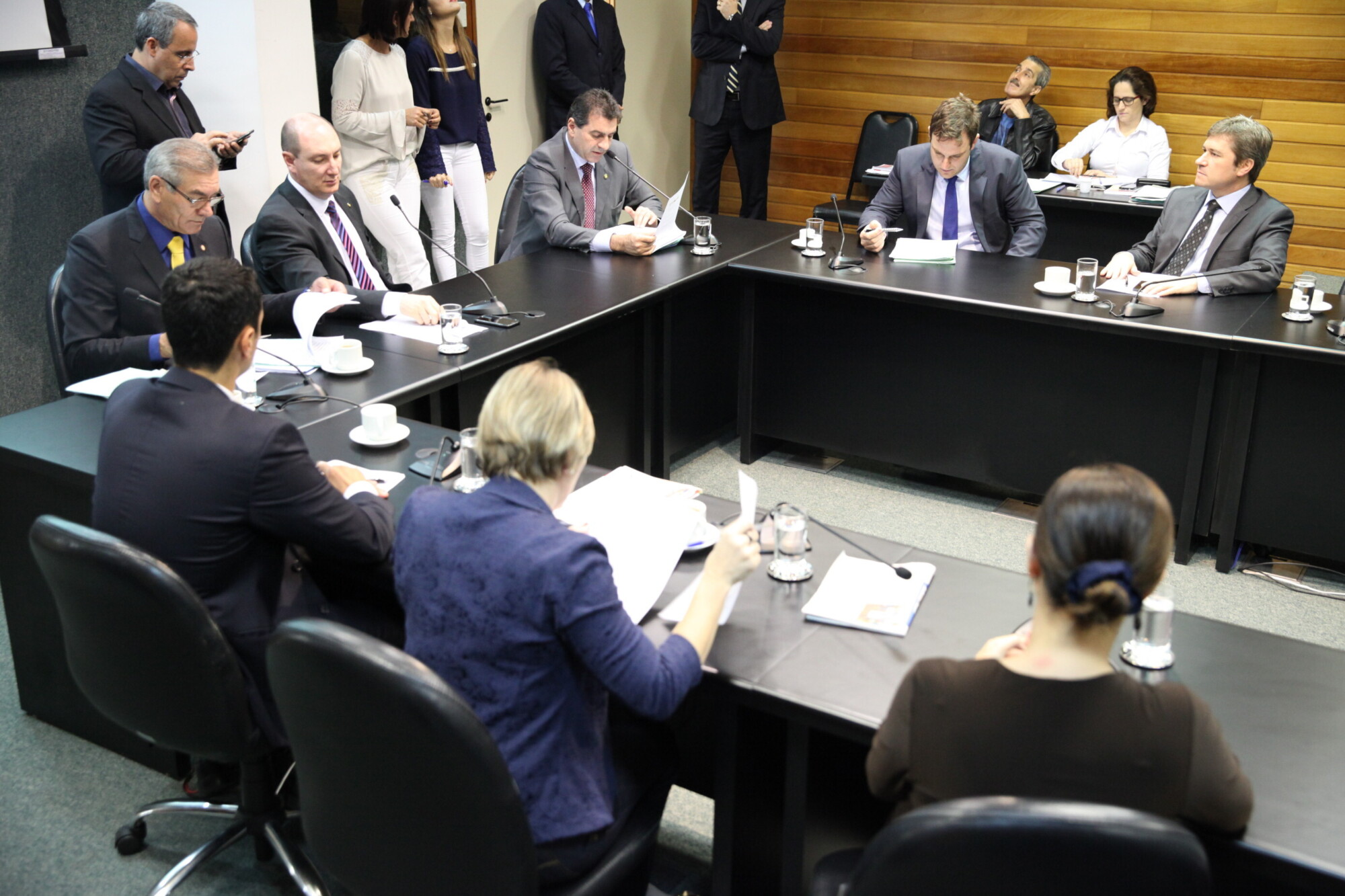 CCJ aprova disponibilização do botão de pânico para vítimas de violência doméstica
