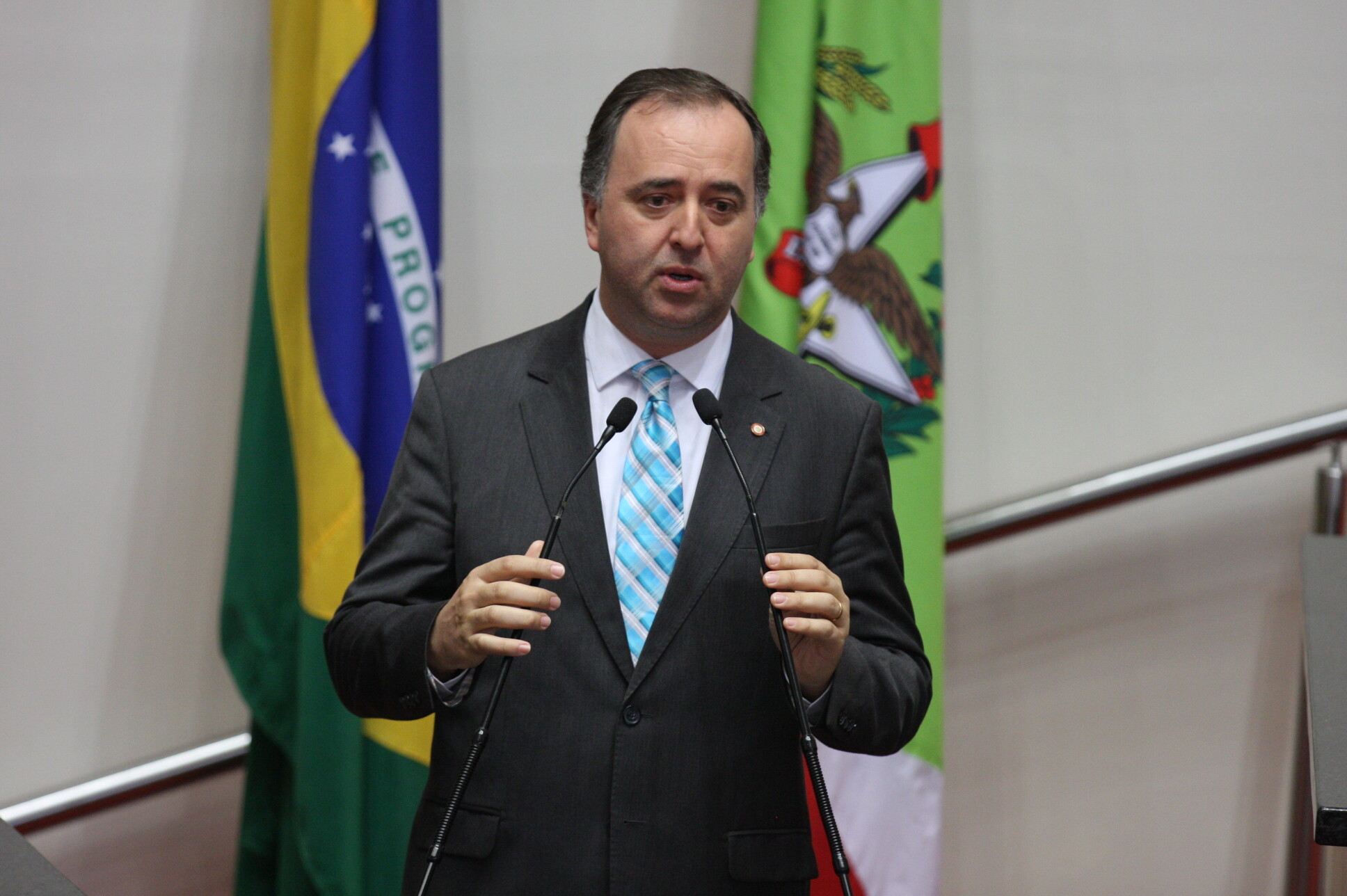 Deputado anuncia adesão de seis estados à proposta de mudança do Pacto Federativo
