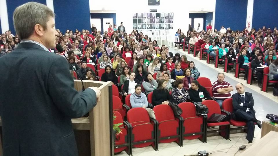 Seminário Descentralizado de Conscientização sobre o Autismo em Fraiburgo.