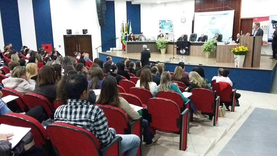 Seminário Descentralizado de Conscientização sobre o Autismo em Fraiburgo.