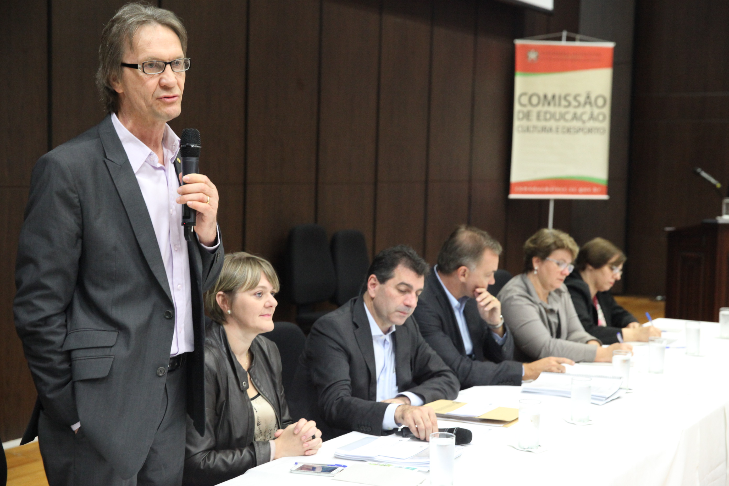 Comissão de Educação promove audiência pública em Florianópolis para discutir o PEE. Foto: Fábio Queiroz / Agência AL