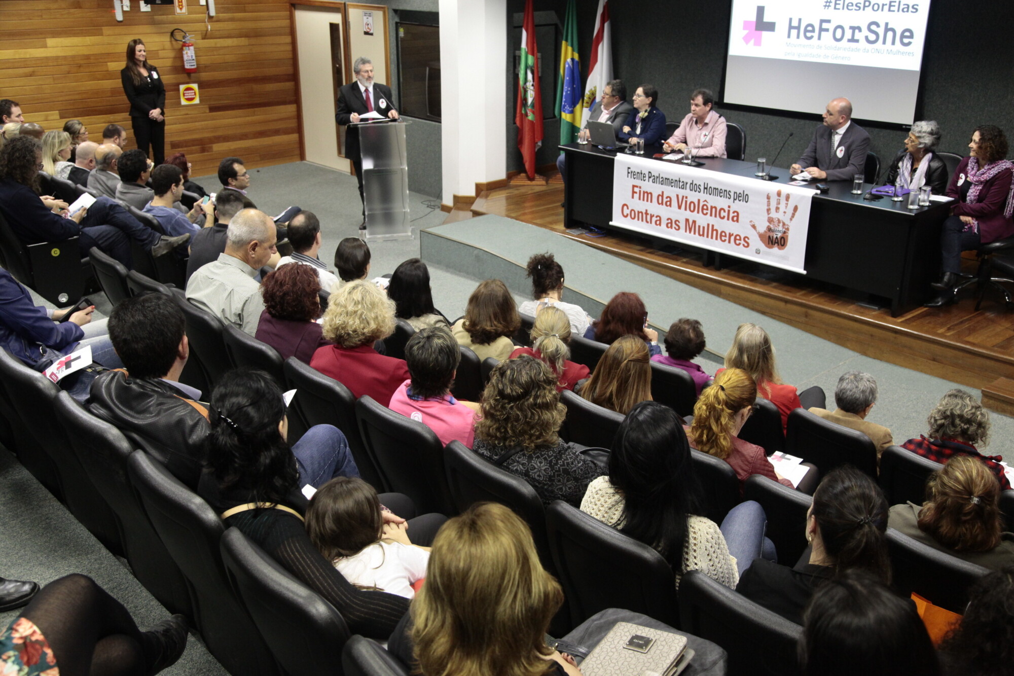 Frente quer mobilizar homens no combate à violência contra as mulheres