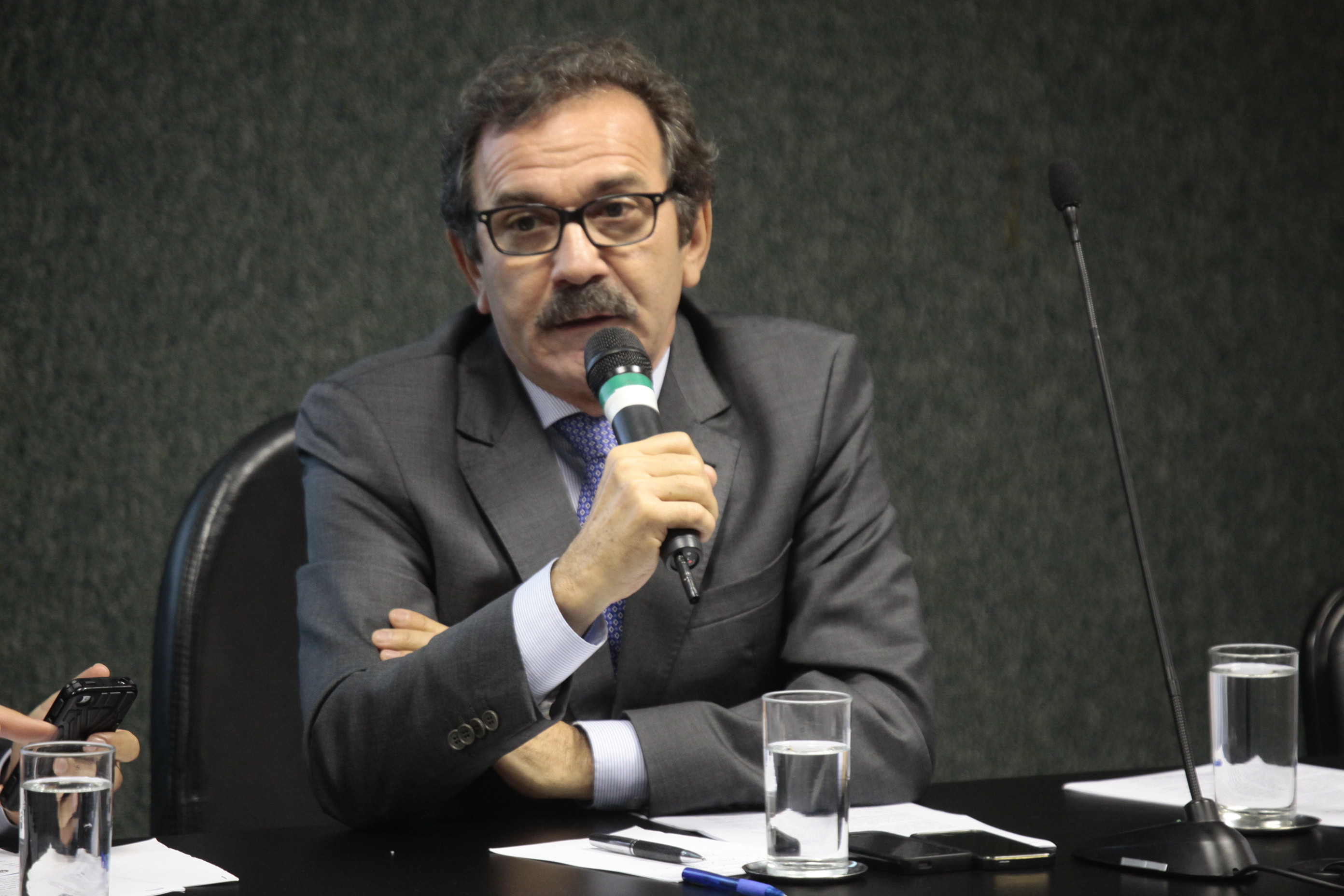Deputado Serafim Venzon (PSDB) na Comissão de Transportes - Projeto de Revitalização da Rodovia Antonio Heil. foto: Humberto Gesser | Agencia AL