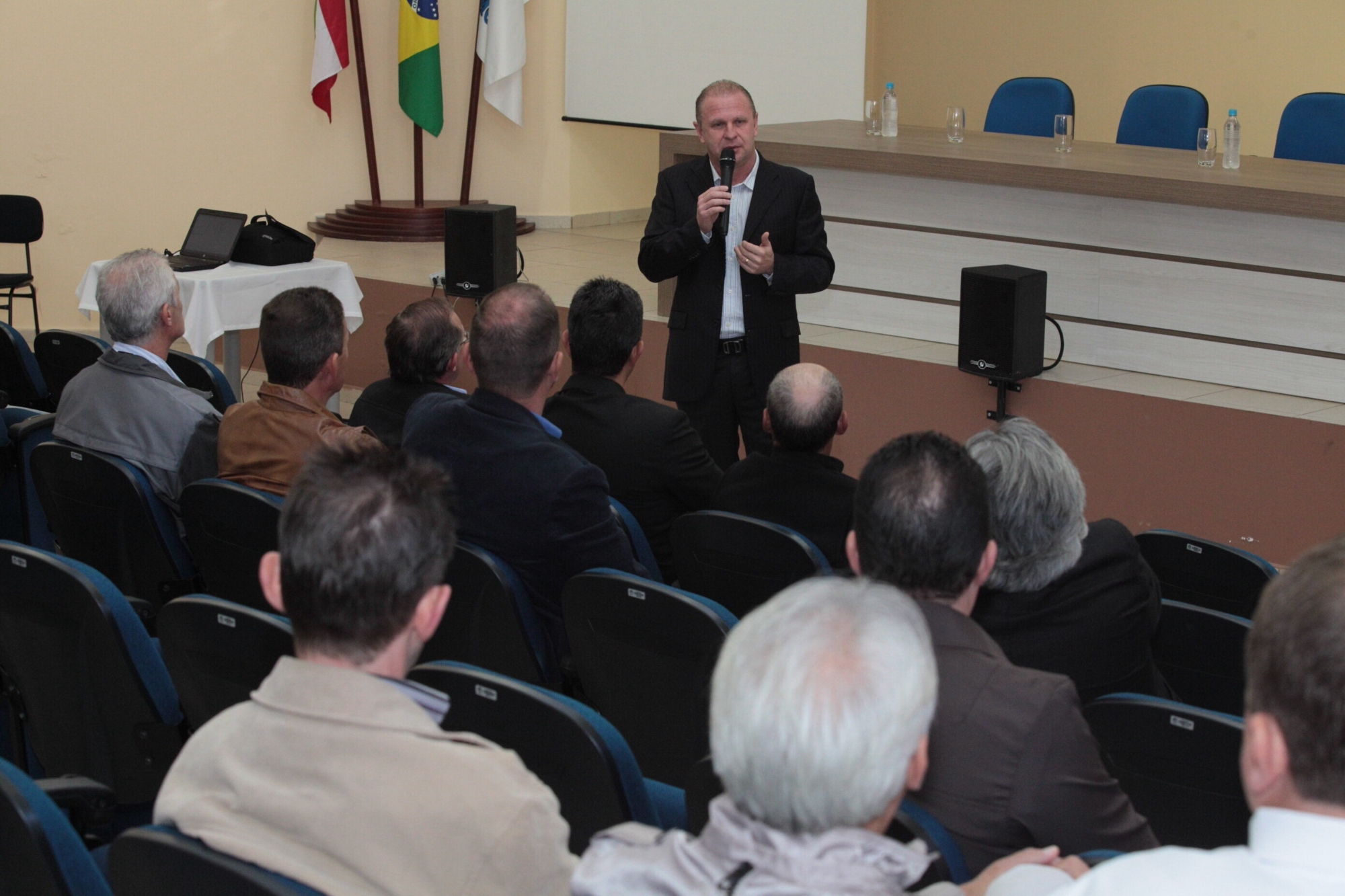 Presidente do Legislativo participa do projeto “Conversa de Parlamentar” no Oeste