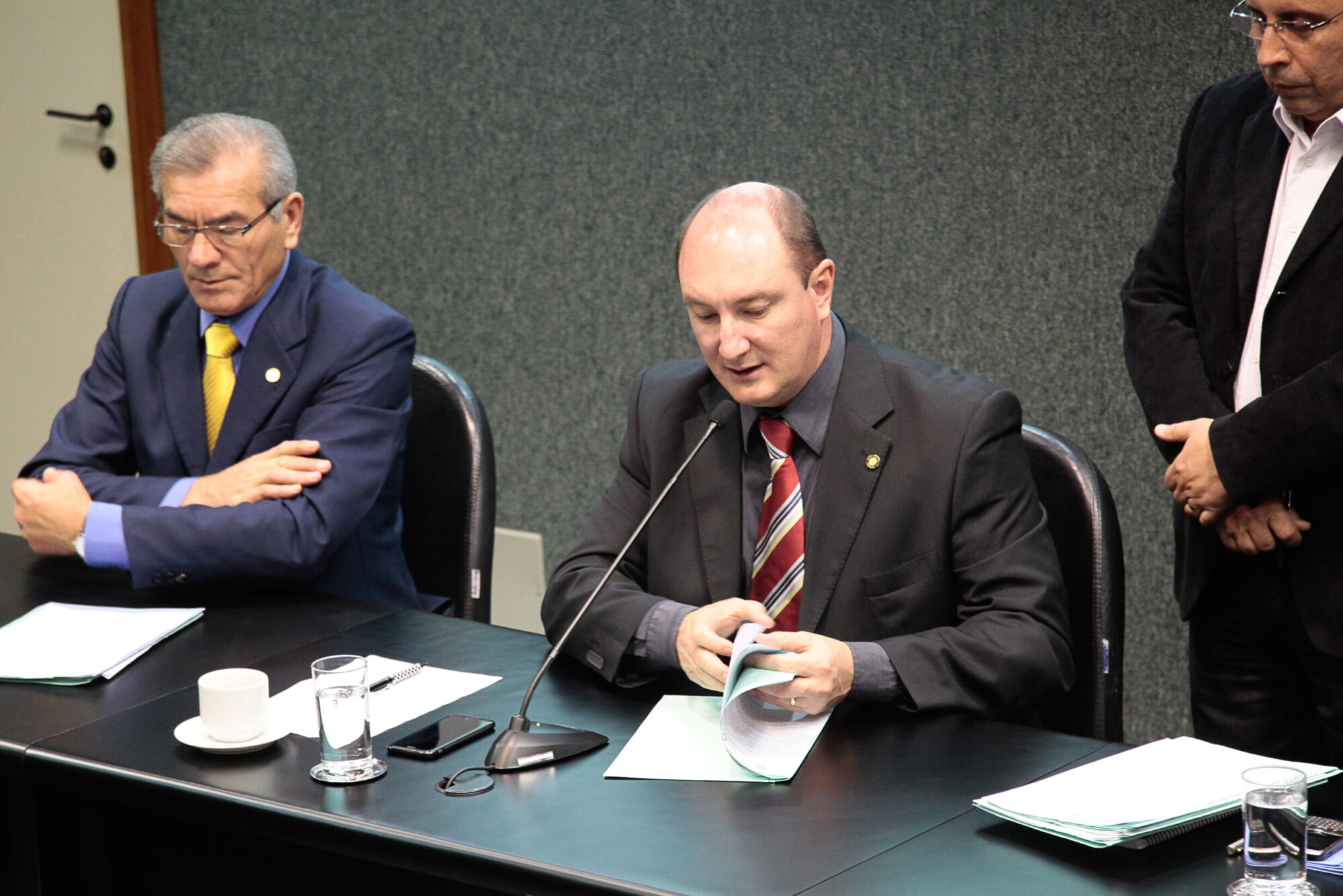 Deputados Silvio Dreveck e Mauro de Nadal, presidente da CCJ