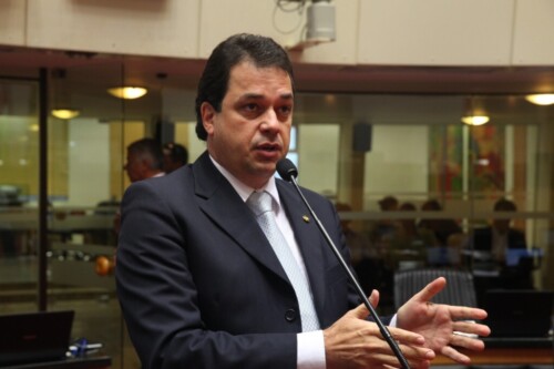 Deputado Rodrigo Minotto solicita conclusão da ponte de Congonhas
