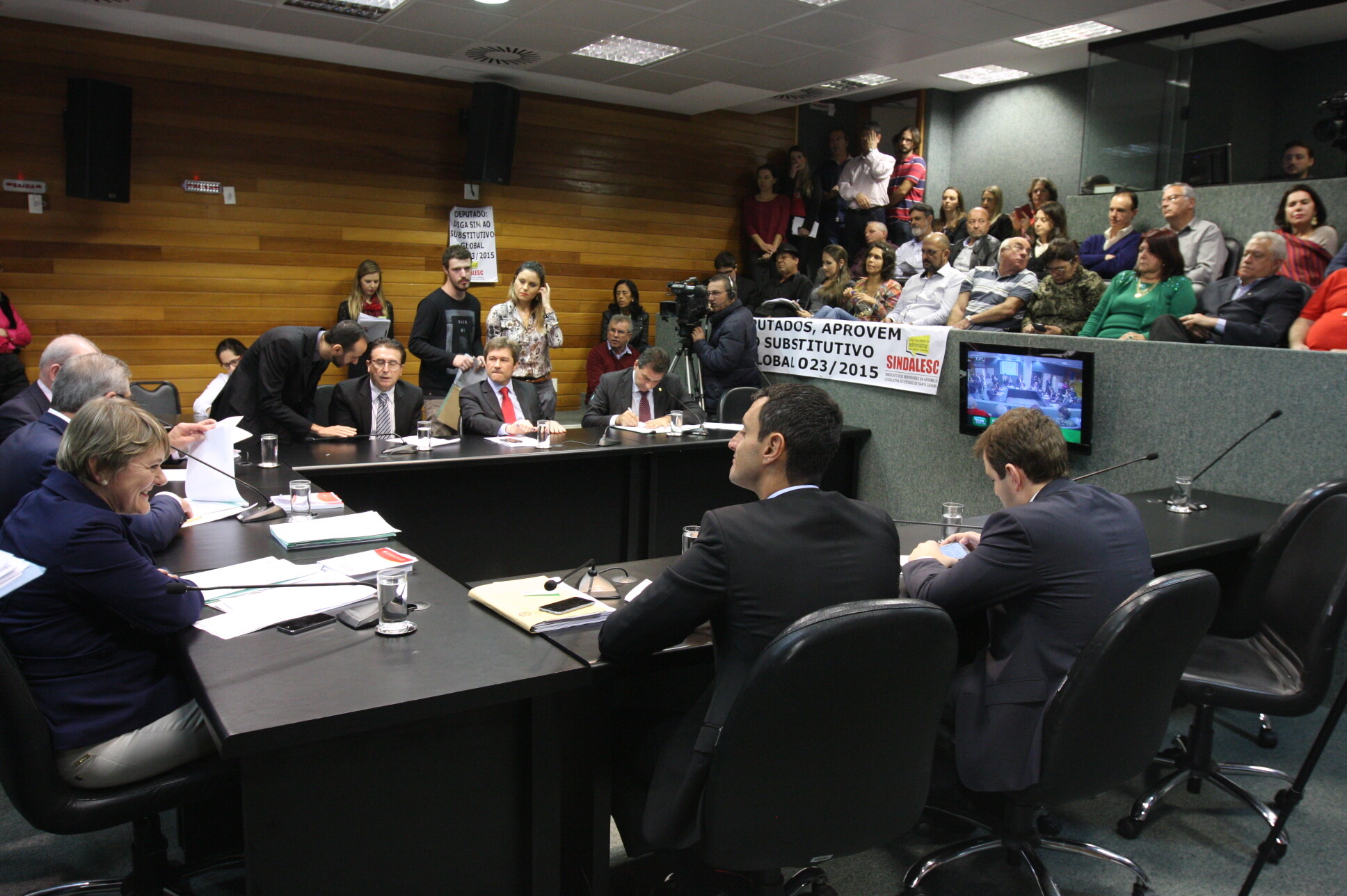 CCJ aprova admissibilidade de duas emendas à Constituição