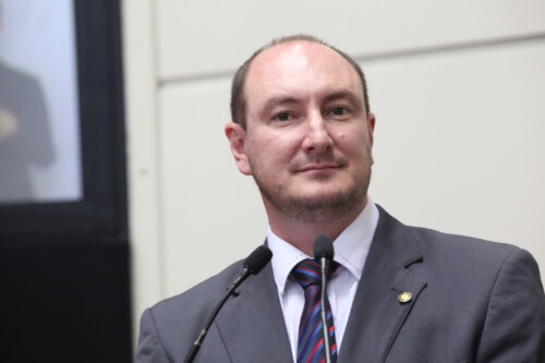 Mauro de Nadal conhece incubadoras de pequenas agroindústrias