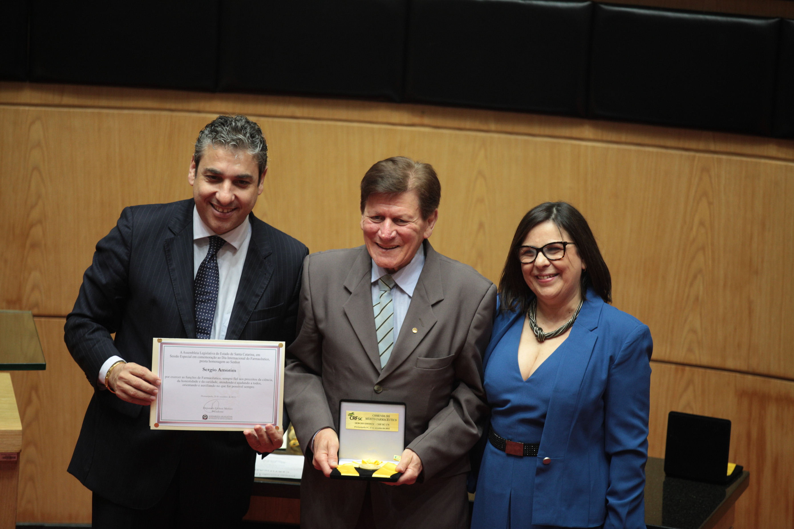 Homenagem ao Dia Internacional do Farmacêutico - Sérgio Amorim