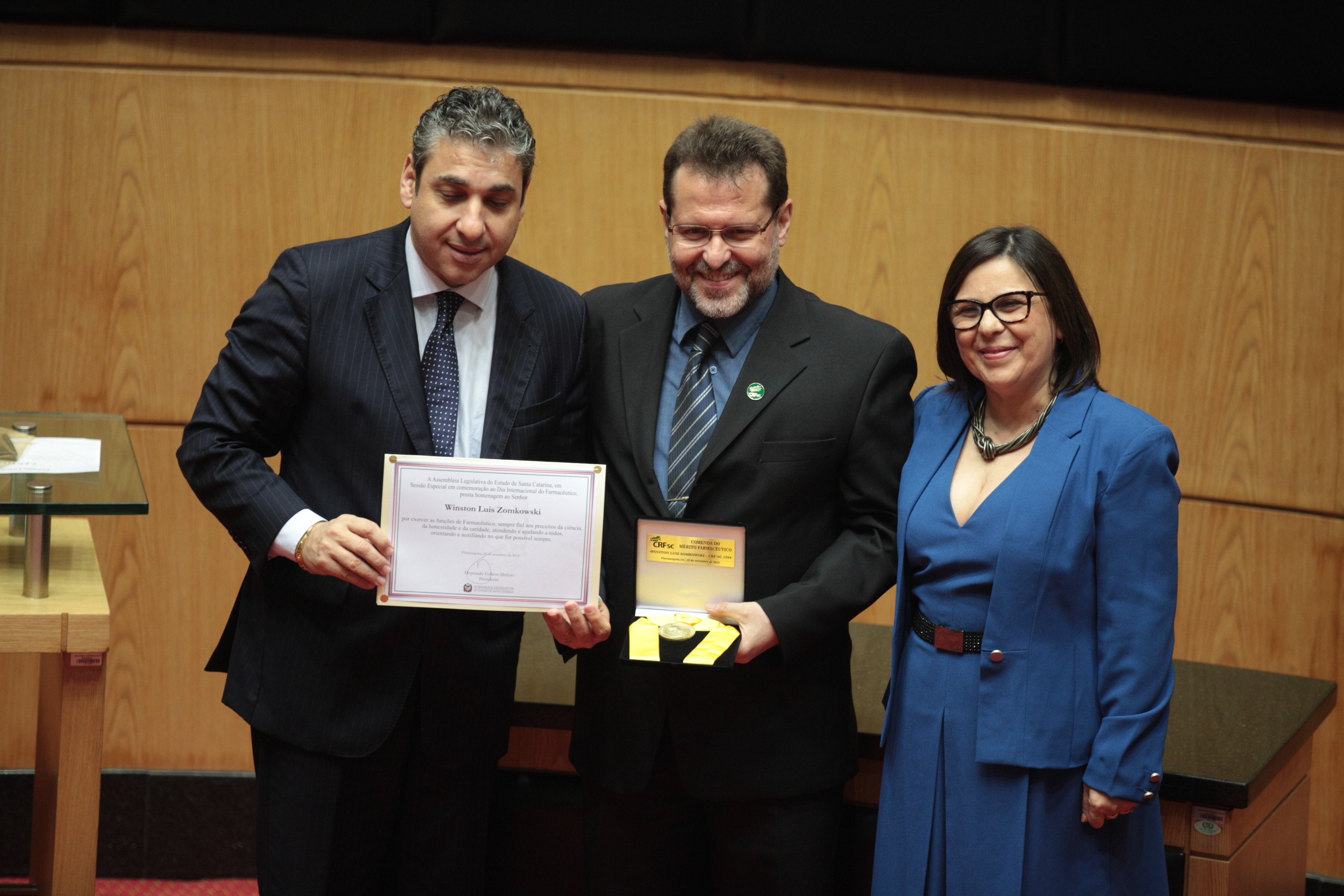 Homenagem ao Dia Internacional do Farmacêutico - Winston Luiz Zomkolwski