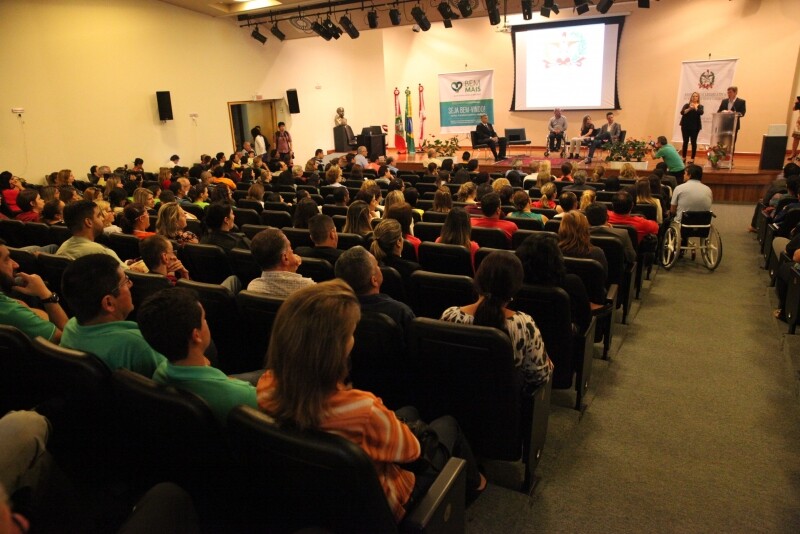 Parlamento celebra Dia Nacional de Luta das Pessoas com Deficiência