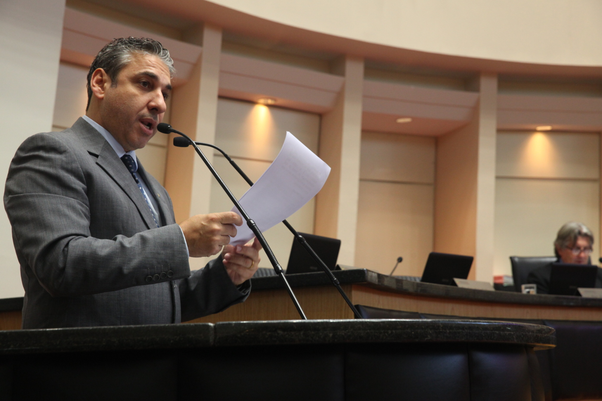 Debate na Assembleia Legislativa vai tratar do ajuste fiscal e aumento de tributos federais