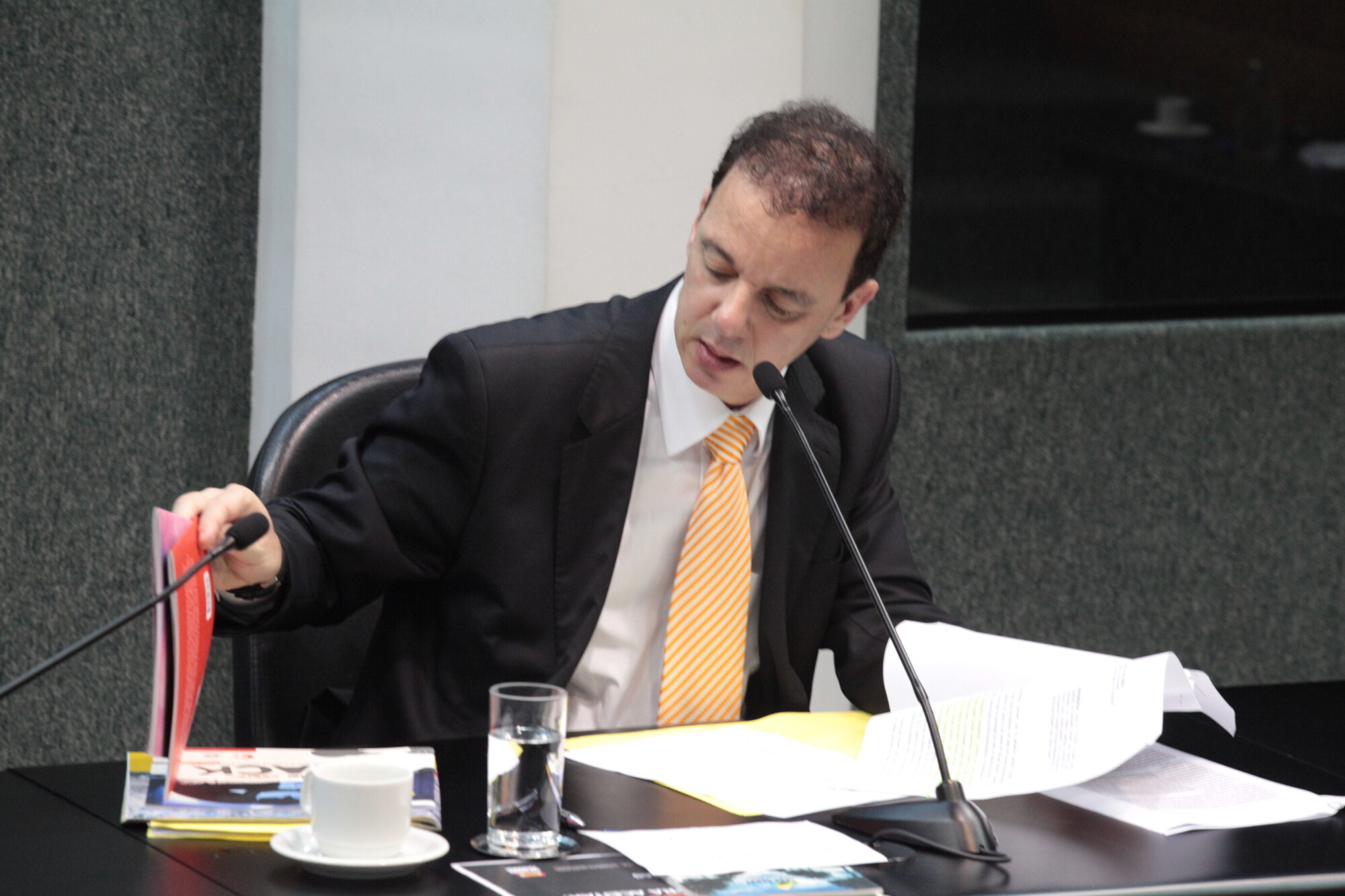 Deputado Ismael dos Santos, presidente da comissão
