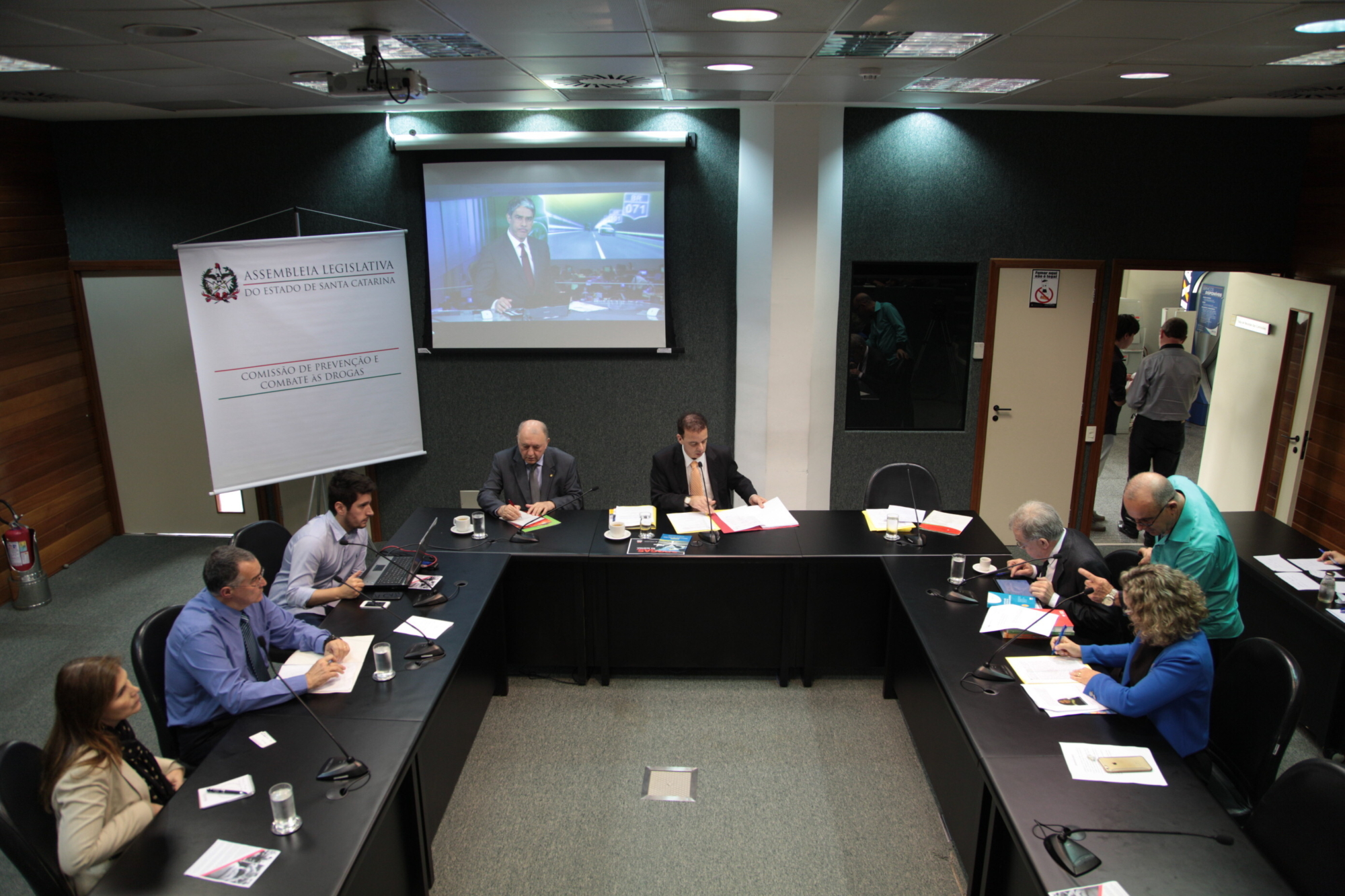 Comissão debate consumo de drogas entre caminhoneiros
