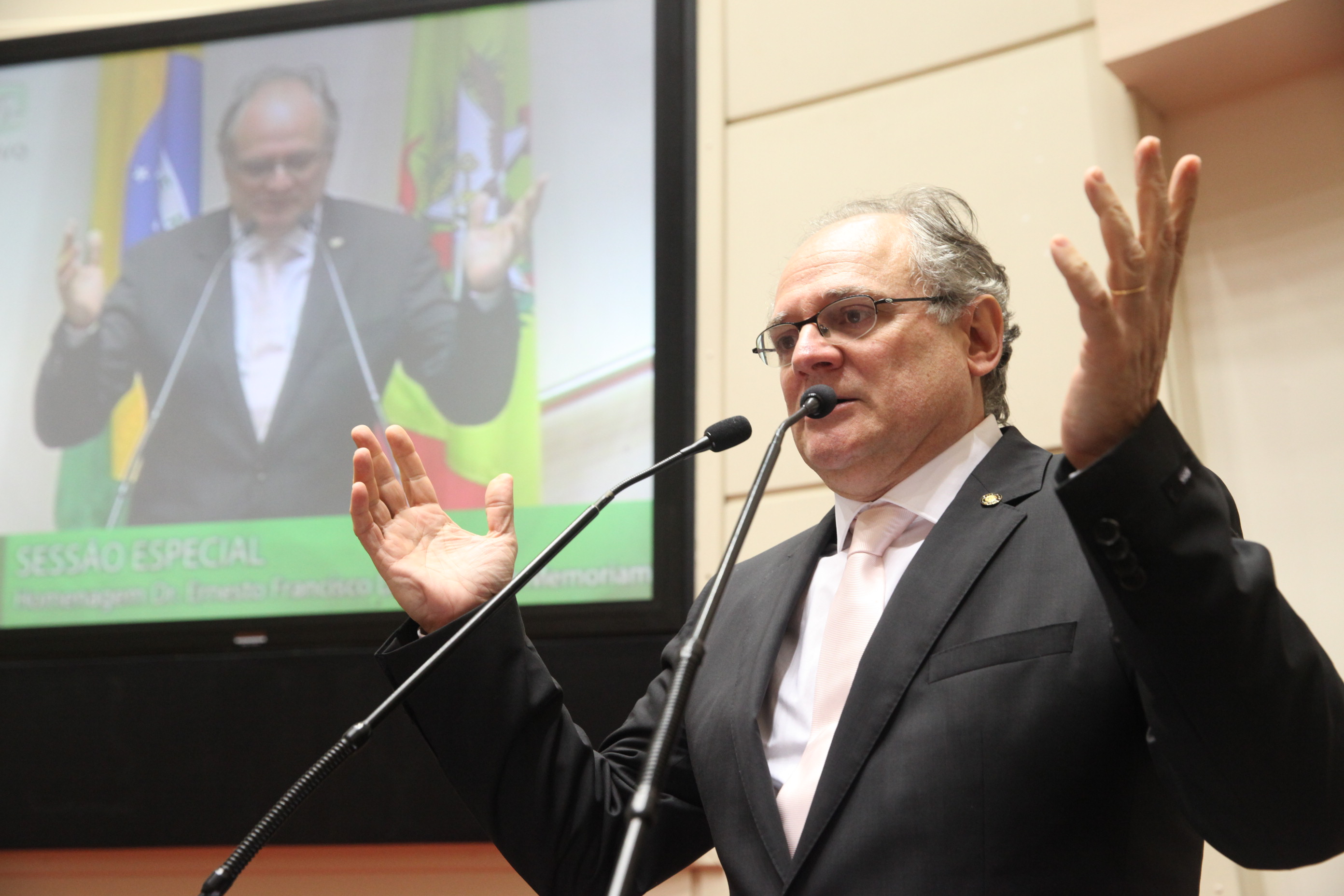 Sessão Especial em homenagem póstuma ao médico Dr. Ernesto Francisco Damerau. Foto: Fábio Queiroz / Agência AL