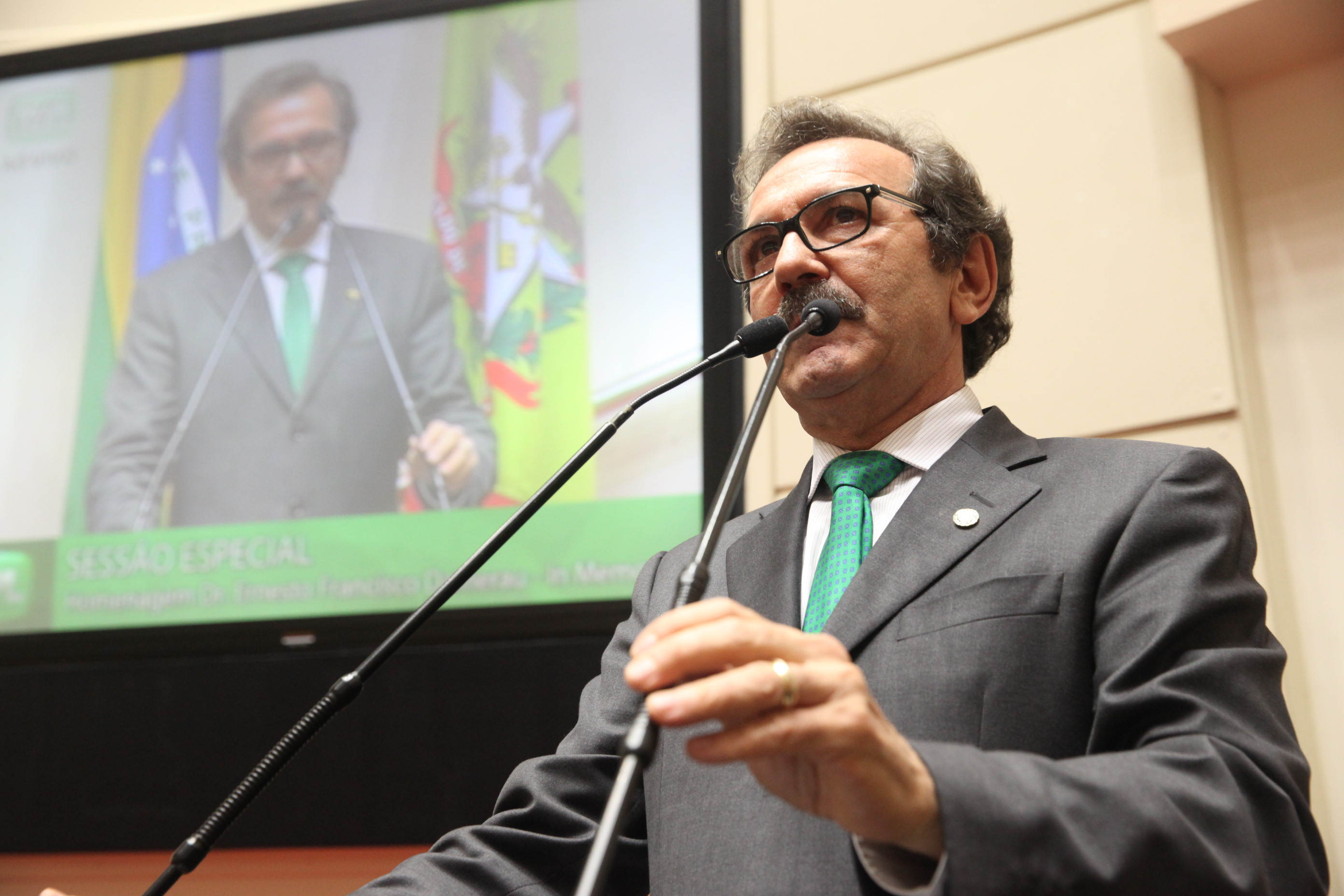 Sessão Especial em homenagem póstuma ao médico Dr. Ernesto Francisco Damerau. Foto: Fábio Queiroz / Agência AL