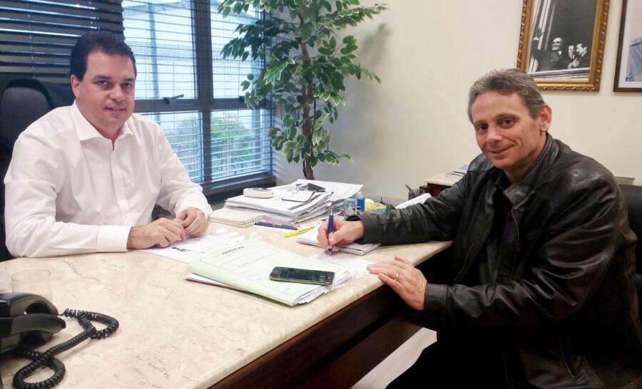 Deputado Rodrigo Minotto e  Valberto Berkembrock, secretário de Finanças do Balneário Rincão