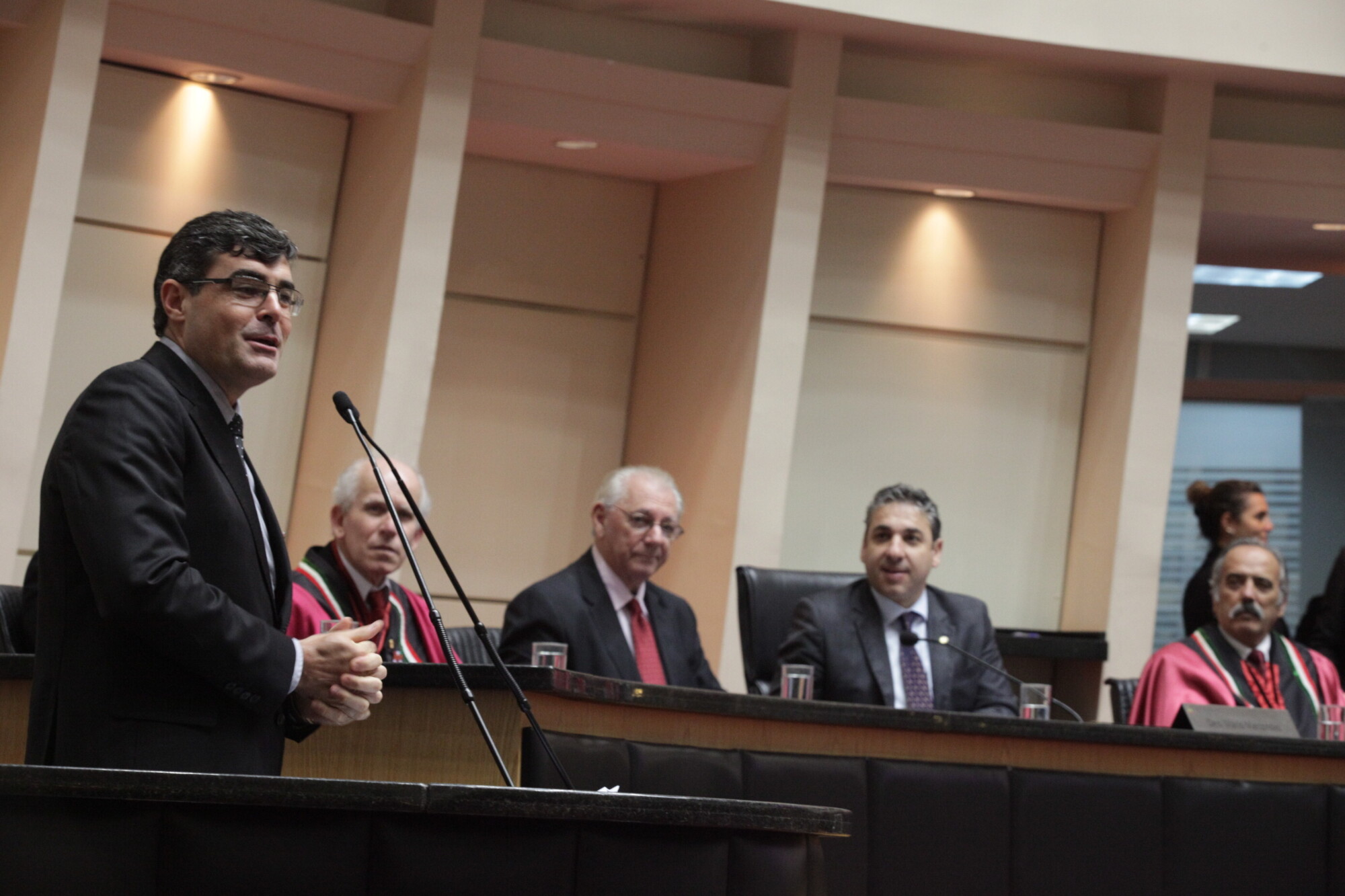 Genaro Costa Keske foi um dos profissionais homenageados na sessão
