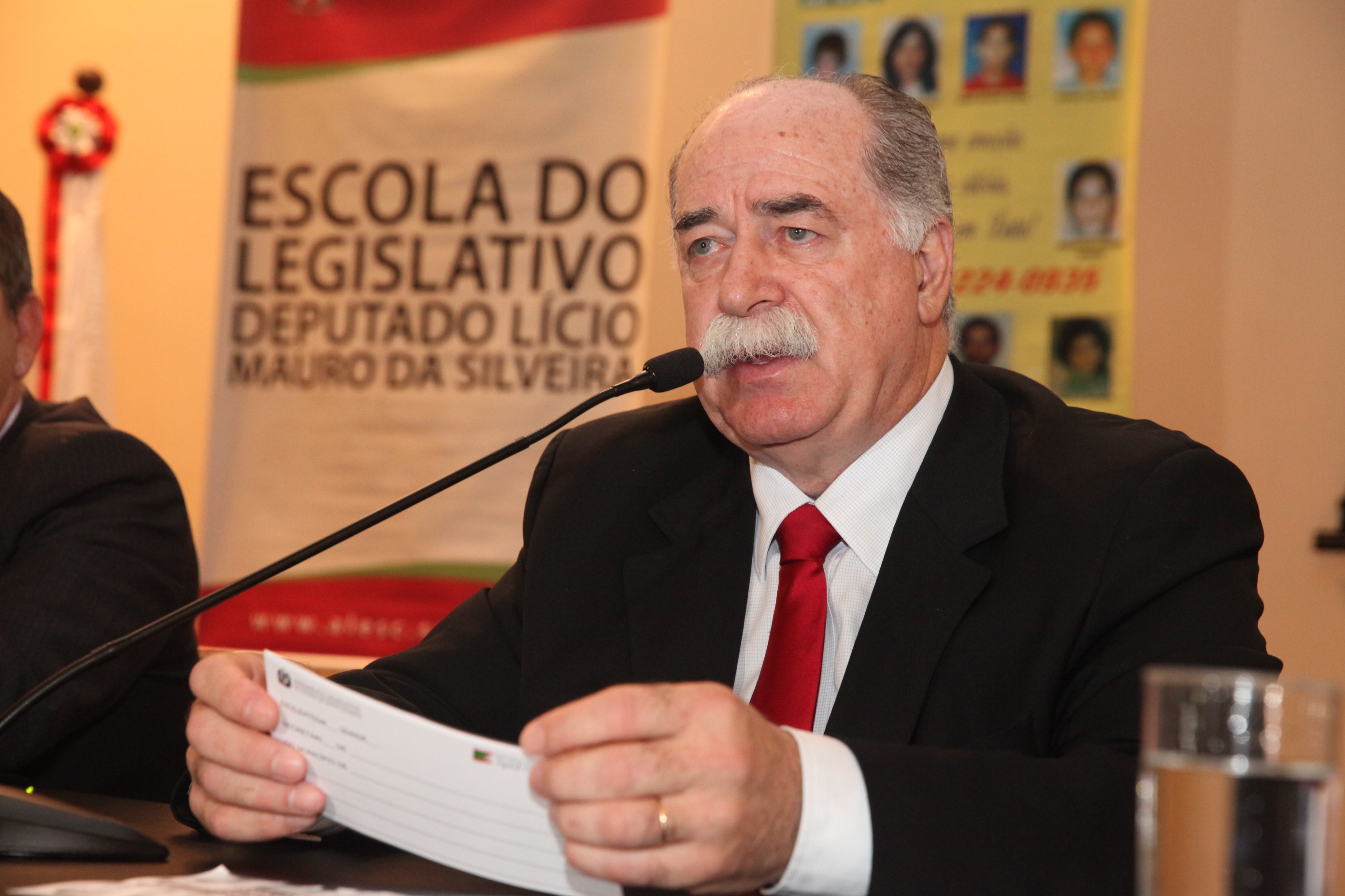 Deputado Romildo Titon (PMDB) - Presidente da Escola do Legislativo. Seminário Tráfico de Pessoas. Foto: Fábio Queiroz / Agência AL