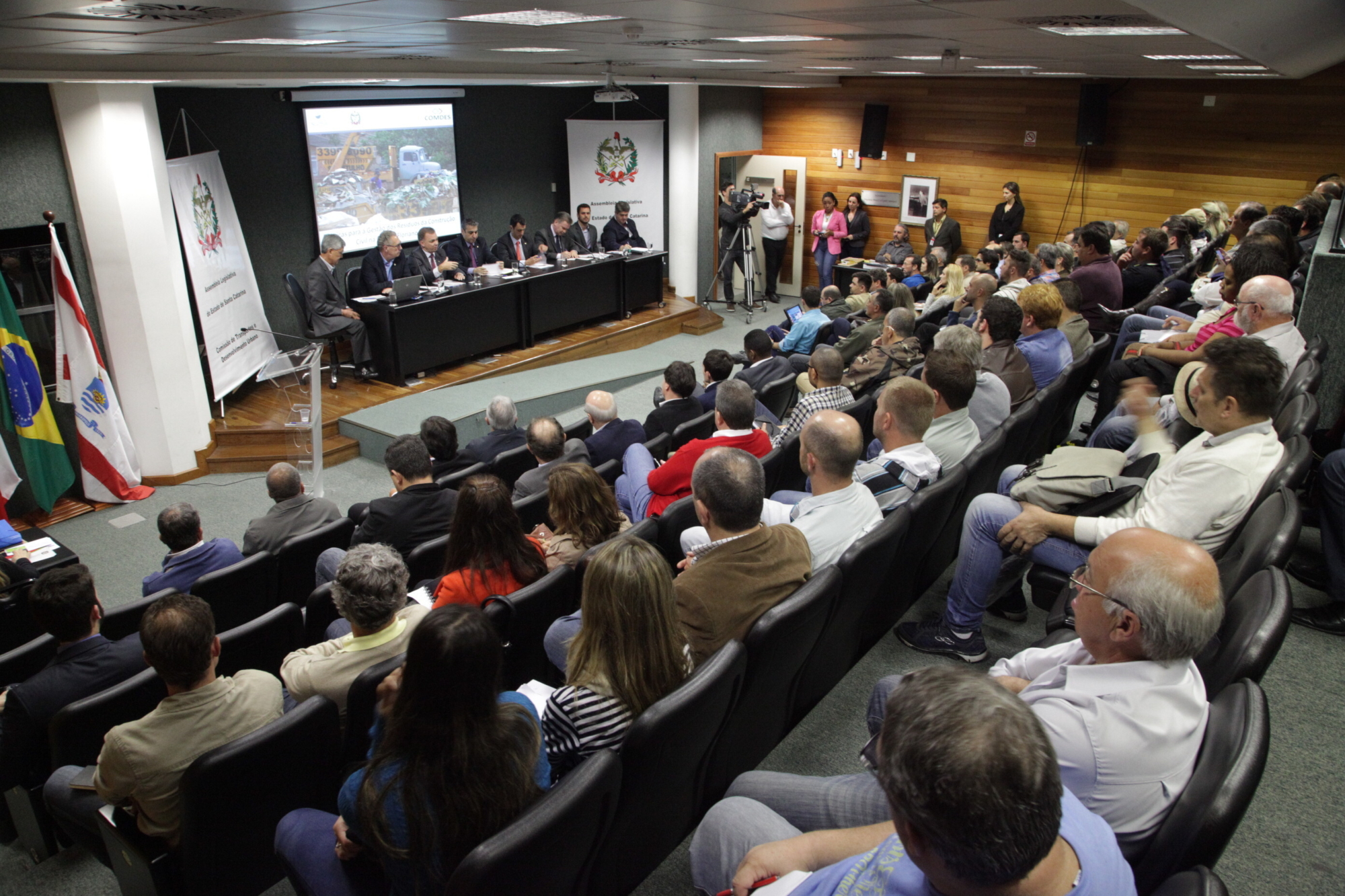 Gestão de resíduos sólidos da construção civil é tema de debate
