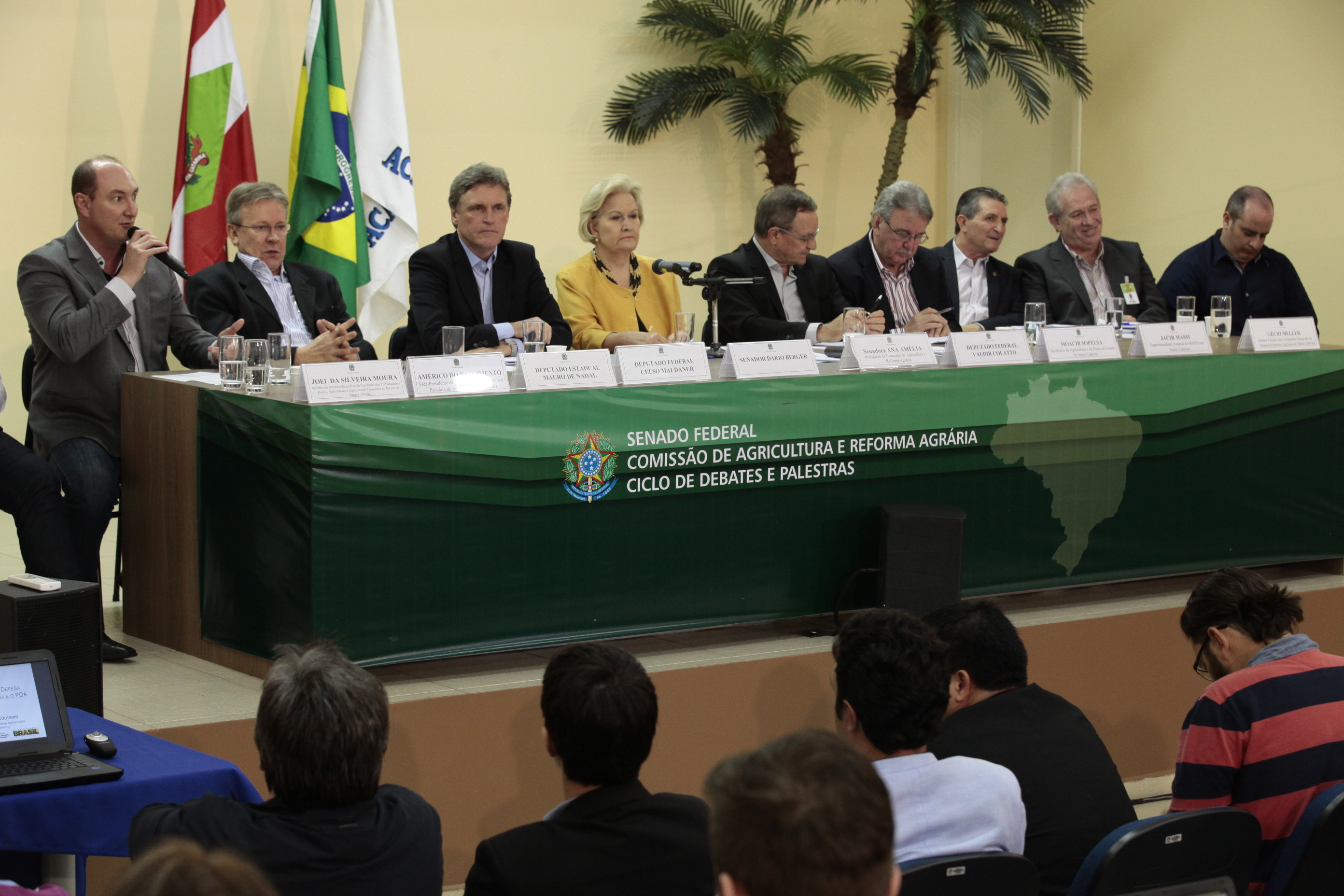 Ciclo de debates da Comissão de Agricultura e Reforma Agrária (CRA) do Senado Federal, realizado na cidade de Chapecó SC. Foto: Miriam Zomer/Agência AL