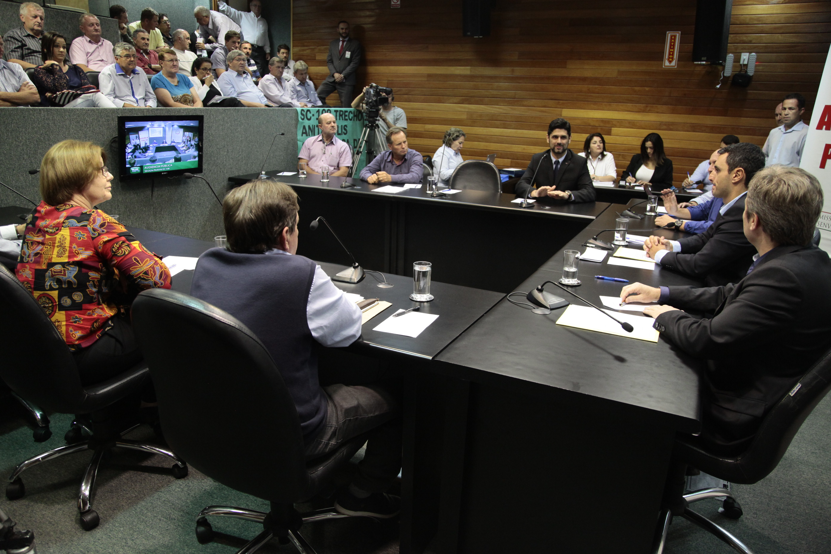 Audiência Pública da Comissão de Transporte e Desenvolvimento Urbano, discute a situação da SC 108.