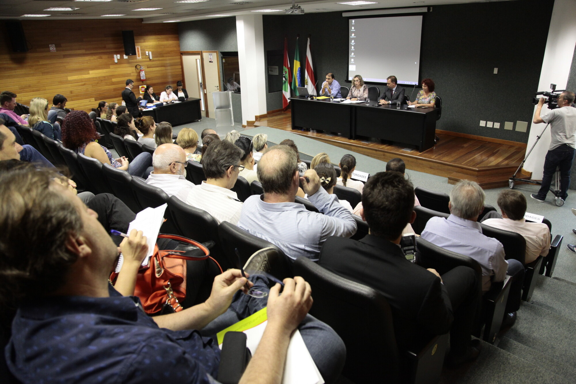 Audiência define estratégia para ampliar e reformar Maternidade Carmela Dutra