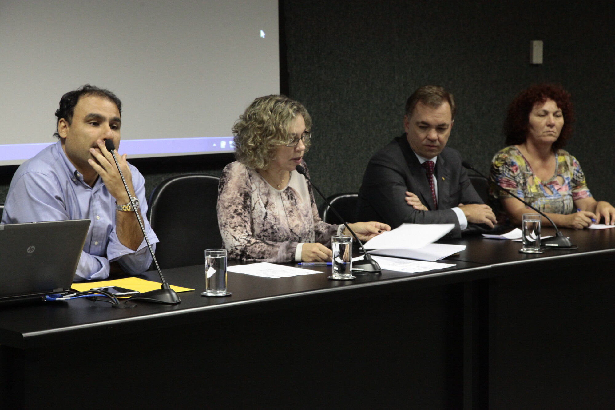 Ricardo Maia, deputada Ana Paula Lima, Gean Loureiro e Sandra Raimundo, do Conselho de Saúde da Costeira do Pirajubaé