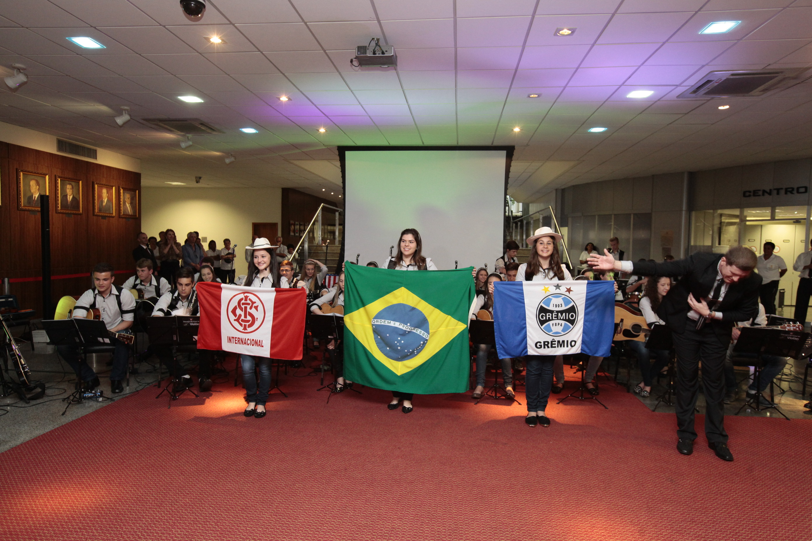 Sessão Solene de Concessão da Comenda do Legislativo Catarinense. Foto: Miriam Zomer/Agência AL