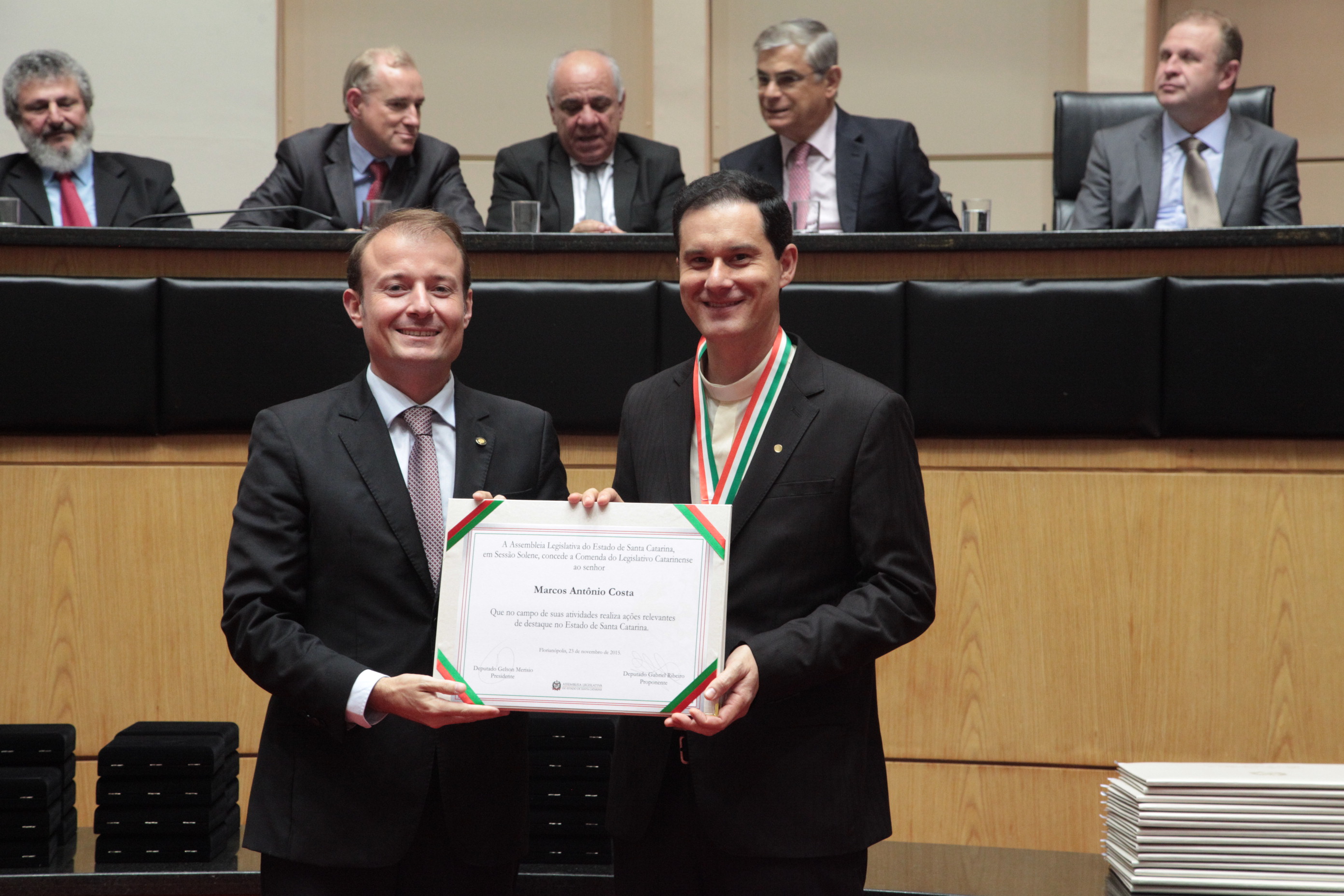 Entrega da Comenda do Legislativo Catarinense aos Homenageados. Foto: Solon Soares/Agência AL