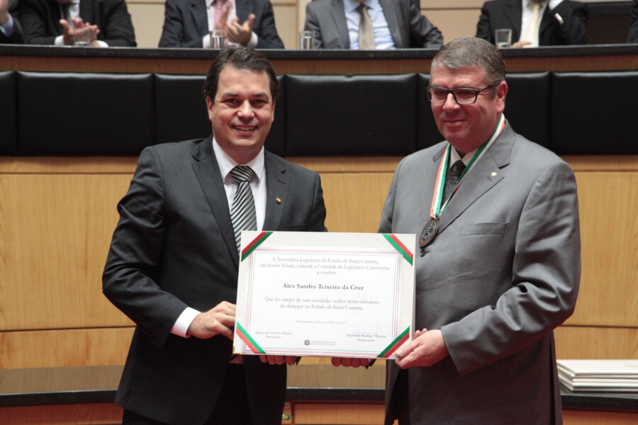 Deputado rodrigo Minotto e o promotor de Justiça Alex Sandro Teixeira da Cruz