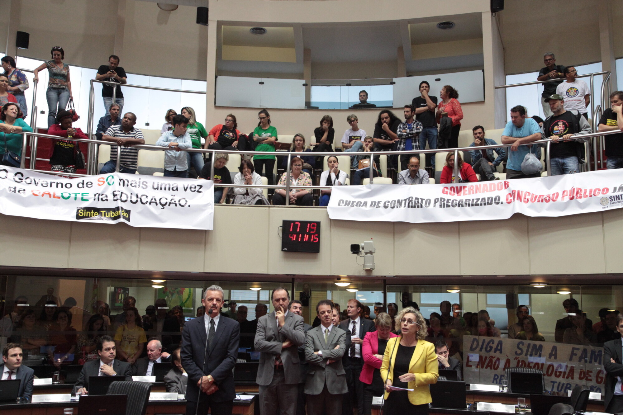 Com 35 votos favoráveis, Legislativo aprova Plano Estadual de Educação