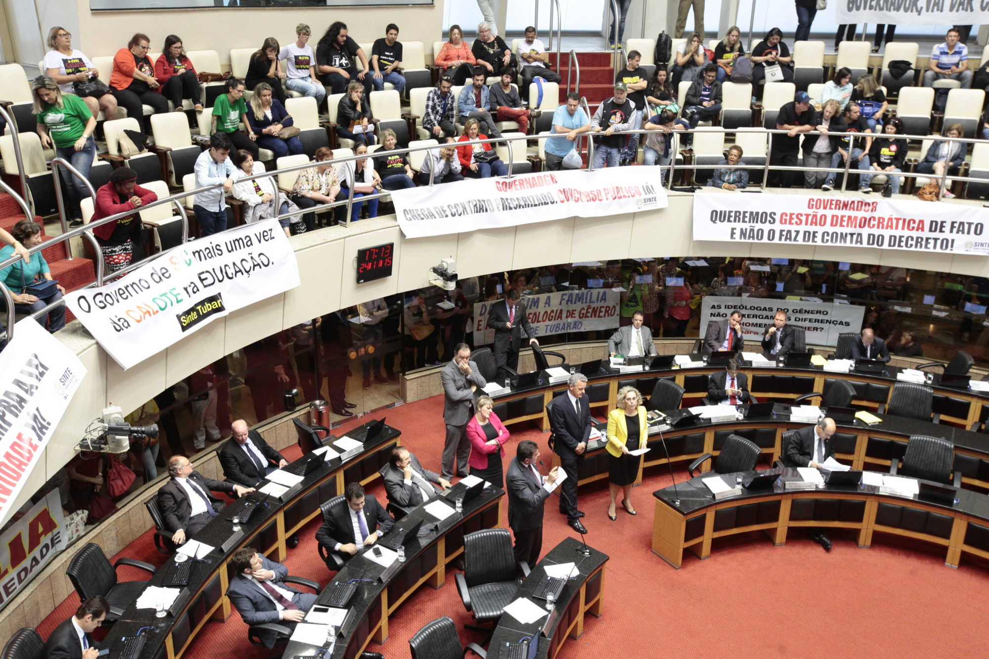 Parlamento aprova  Plano Estadual de Educação