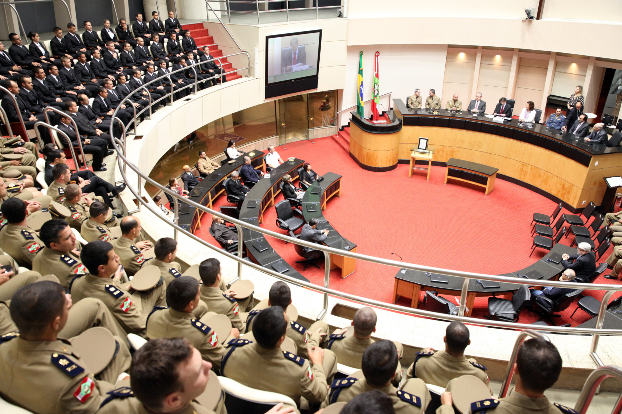 Parlamento celebra 50 anos do Centro de Ensino da Polícia Militar de Santa Catarina
