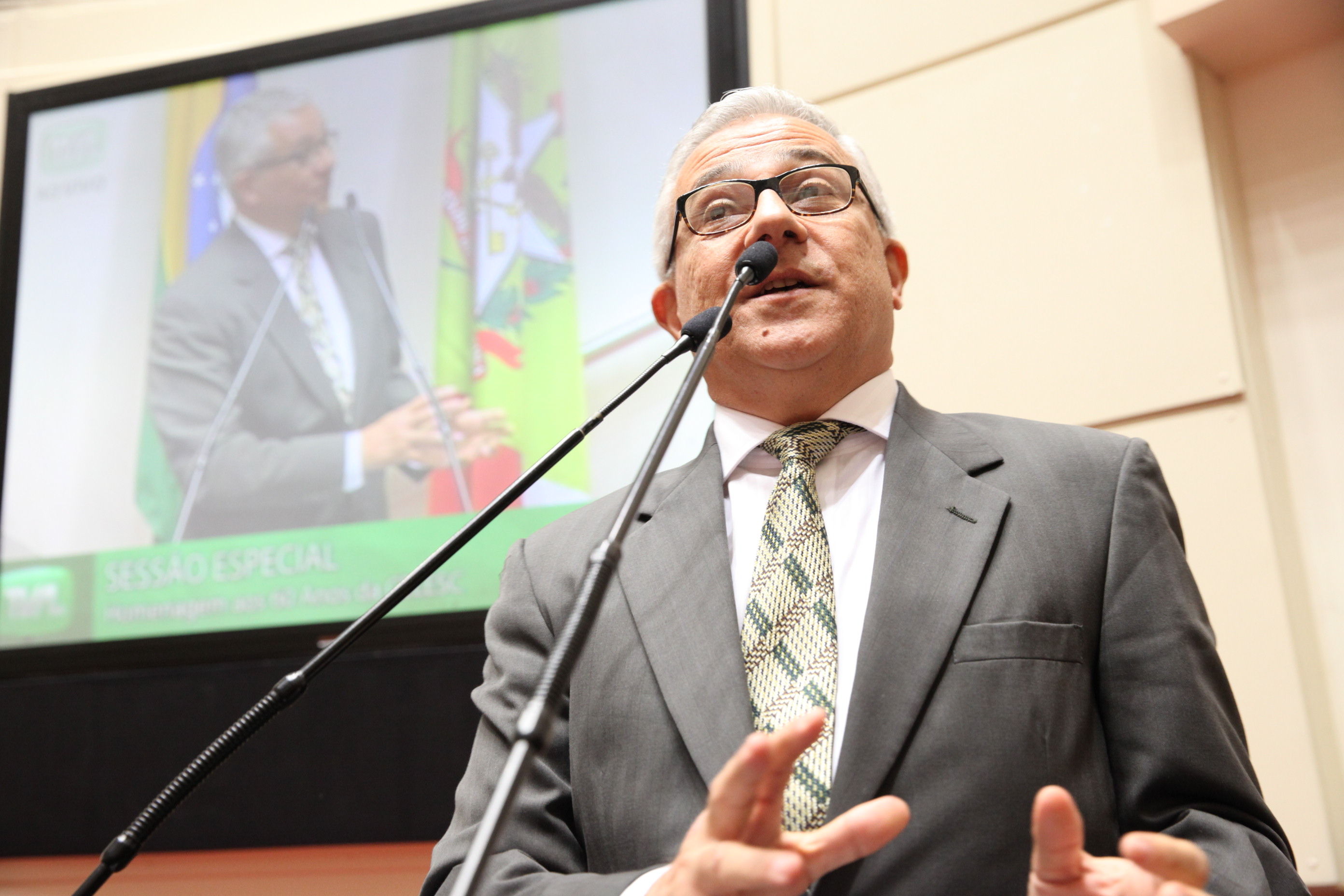 Ex-governador de Santa Catarina - Paulo Afonso. Sessão Especial em homenagem à passagem dos 60 anos da Celesc. Foto: Fábio Queiroz / Agência AL