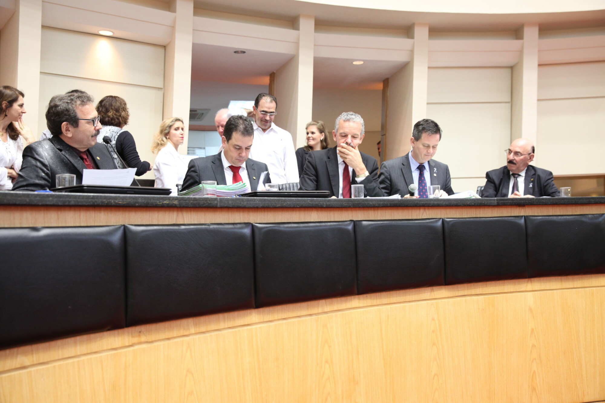 PLCs que alteram a estrutura do MP-SC são aprovados pela Comissão de Trabalho