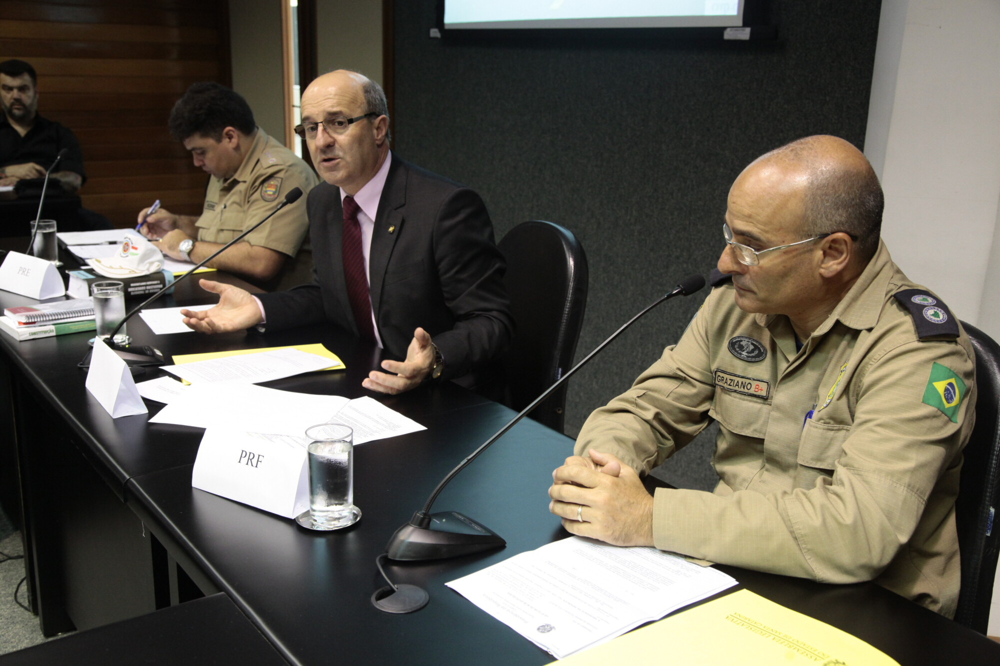 Deputado José Milton Scheffer comandou a audiência