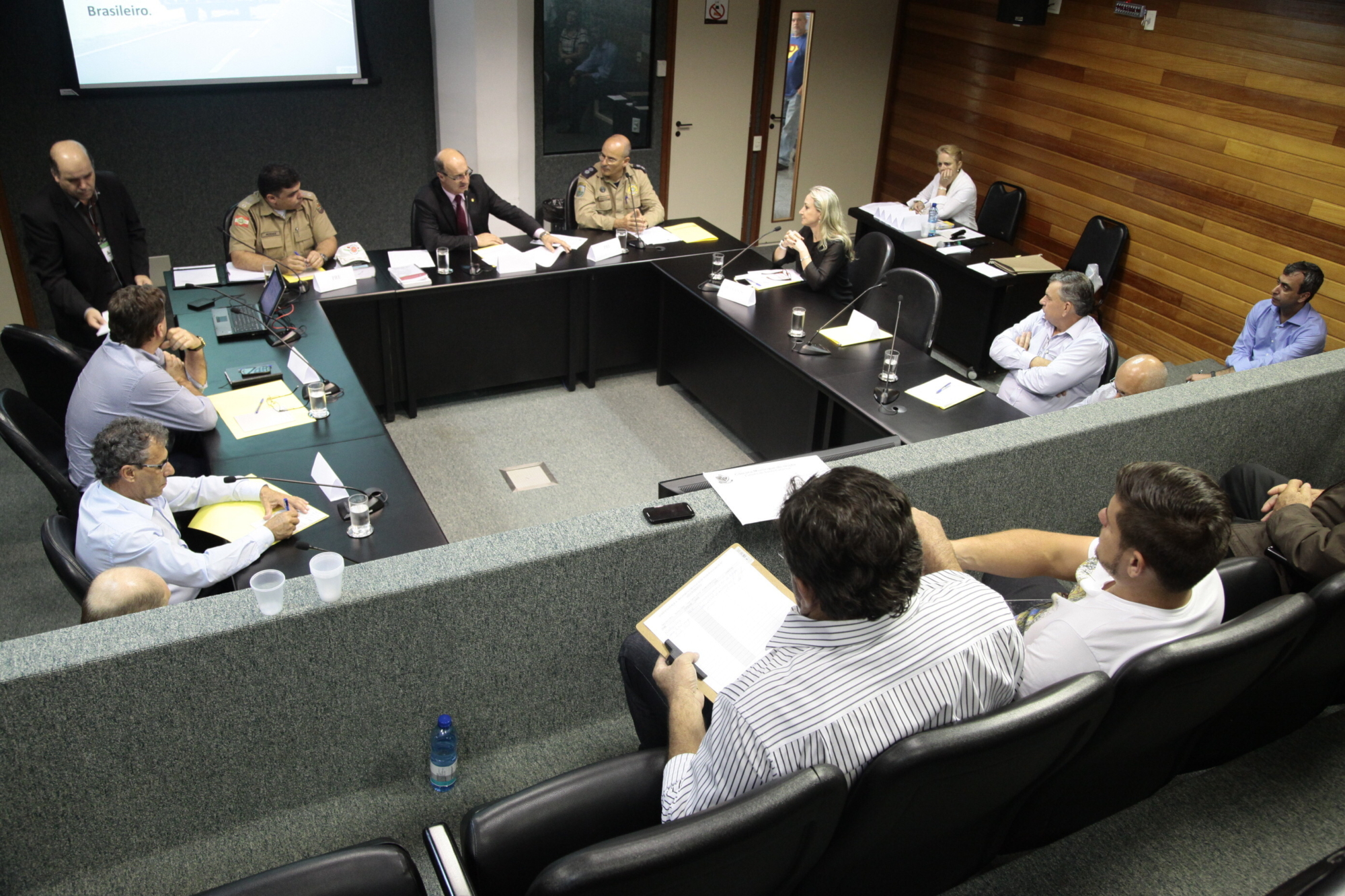 Parlamento debate circulação de máquinas agrícolas em rodovias