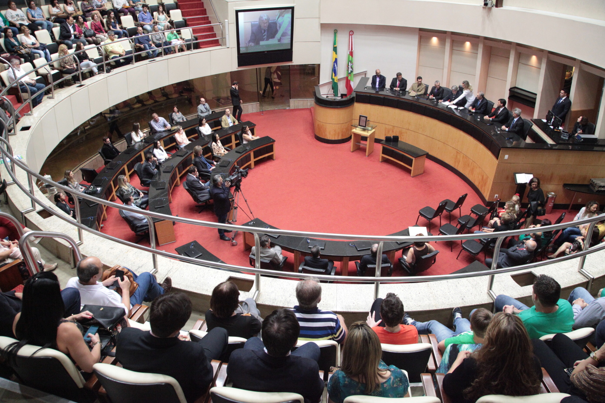 Assembleia presta homenagem a famílias de doadores de órgãos