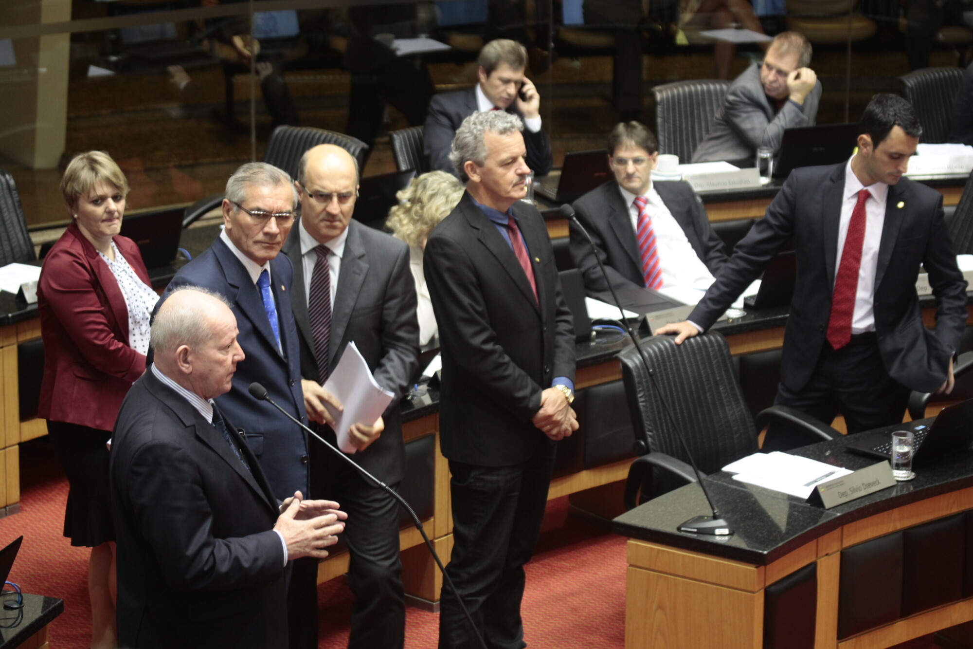 Legislativo rejeita 37 destaques e aprova Plano Plurianual para 2016/2019