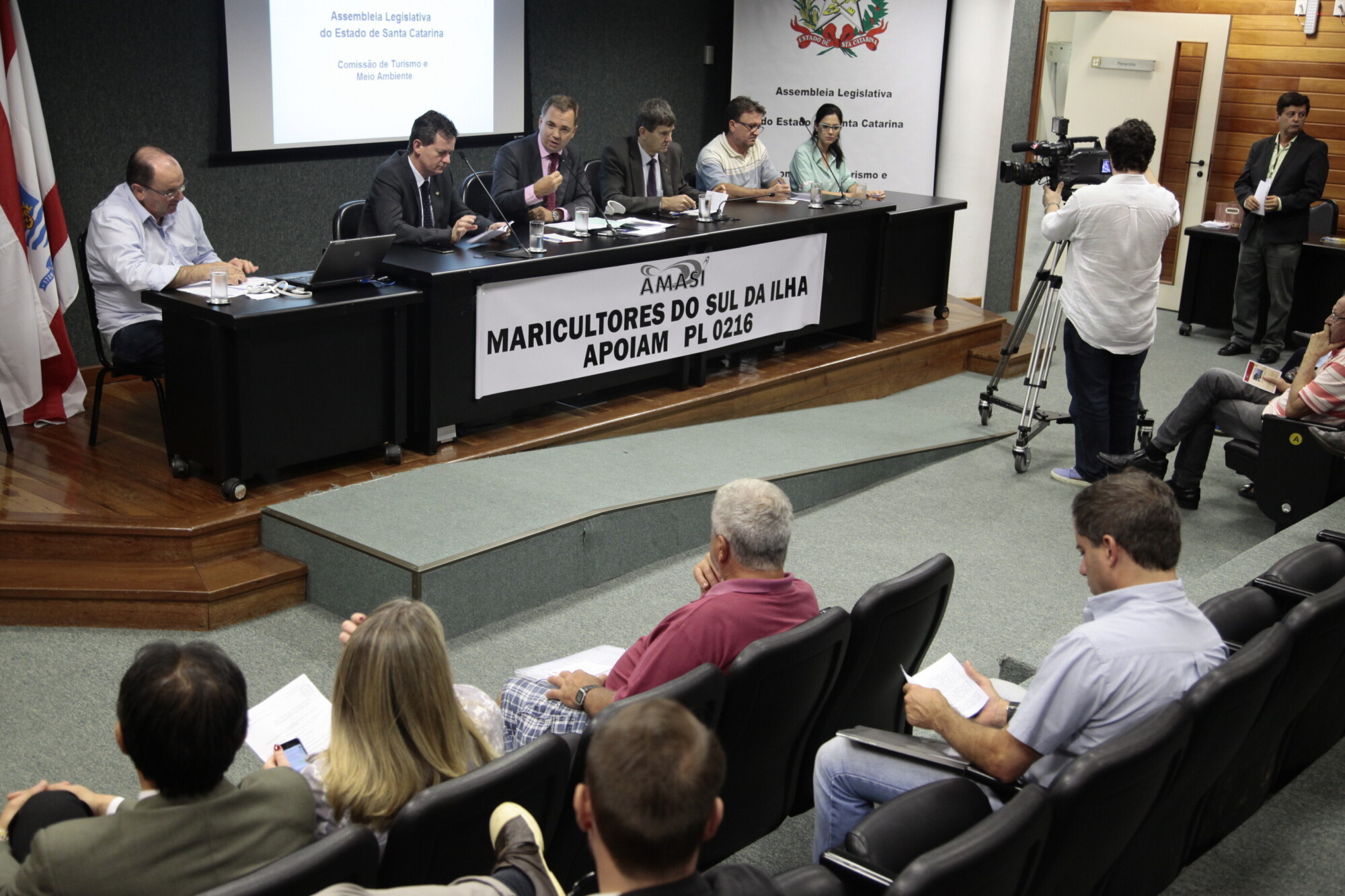 Audiência pública debate legislação para atividade da maricultura em SC
