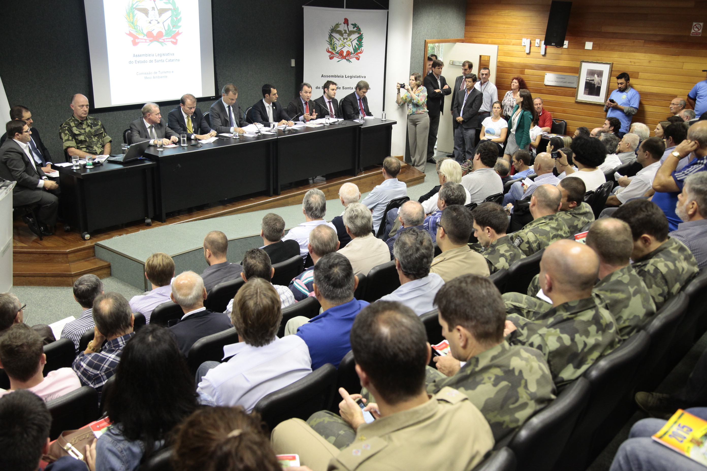 Audiência Pública da Comissão de Turismo e Meio Ambiente em conjunto com a Comissão de Agricultura e Política Rural  discute o PL. 487.3/2015 que dispõem sobre a gestão das faunas nativas brasileiras e exóticas no âmbito de estado e estabelece outras providencias. Foto: Miriam Zomer/Agência AL