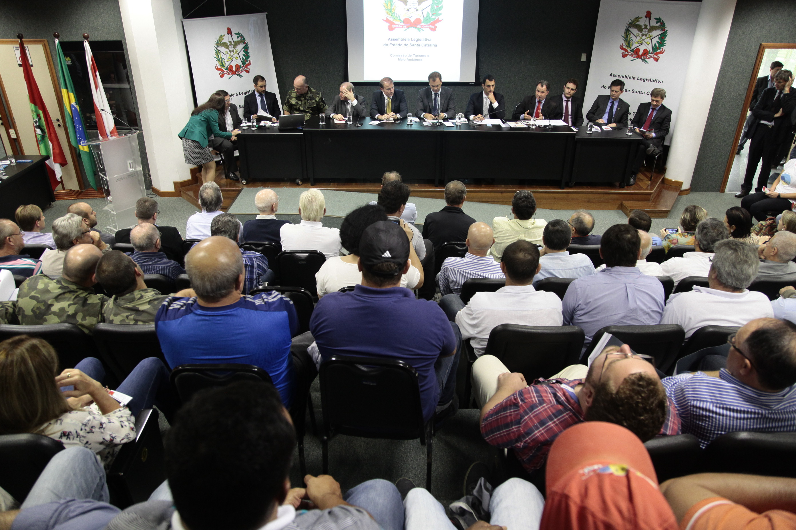 Audiência Pública da Comissão de Turismo e Meio Ambiente em conjunto com a Comissão de Agricultura e Política Rural  discute o PL. 487.3/2015 que dispõem sobre a gestão das faunas nativas brasileiras e exóticas no âmbito de estado e estabelece outras providencias. Foto: Miriam Zomer/Agência AL