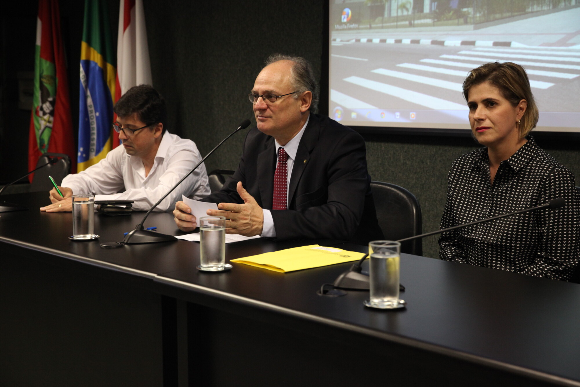 Deputado Dr. Vicente comandou a audiência